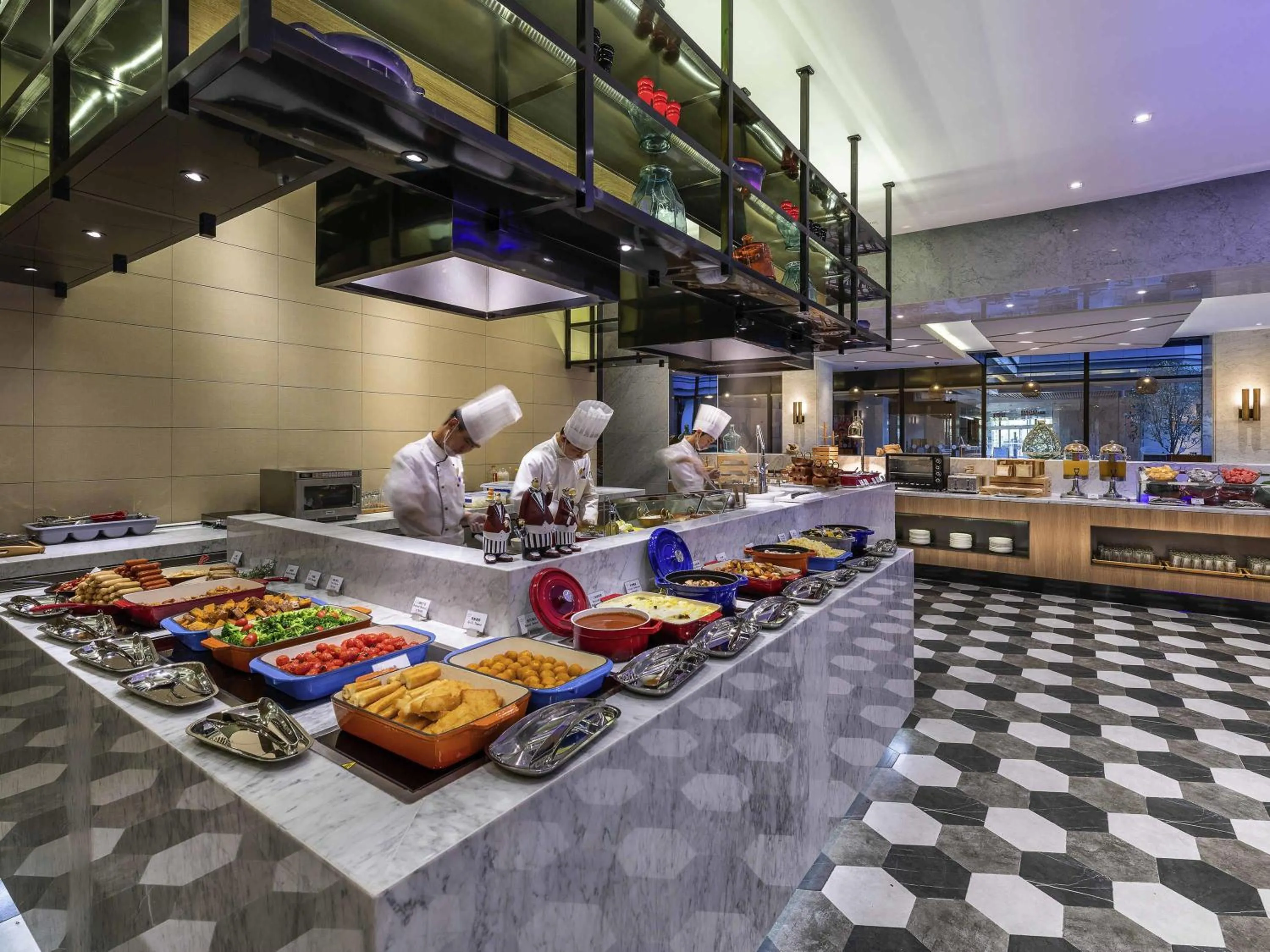 Restaurant/places to eat in Novotel Suites Shanghai Hongqiao