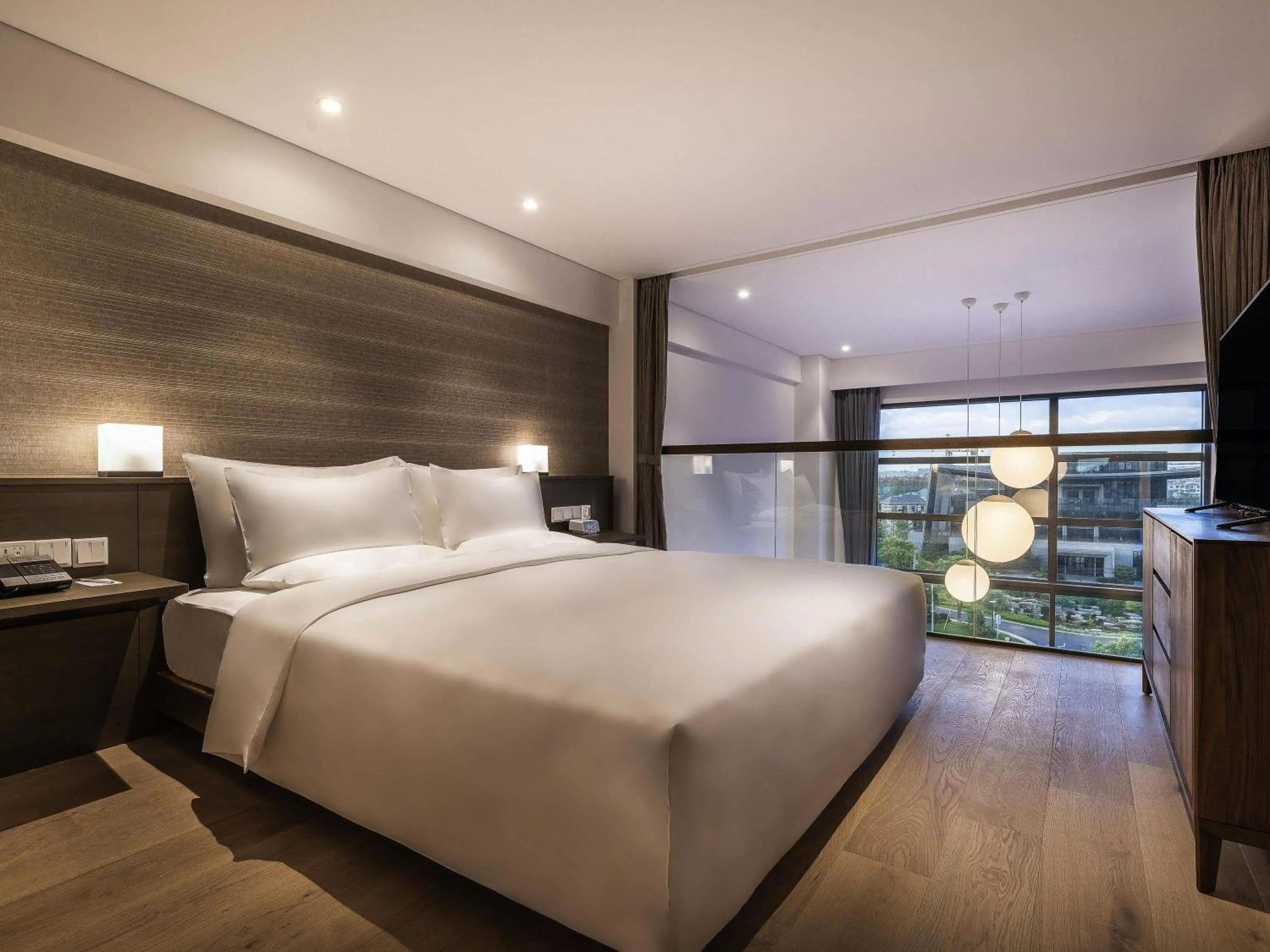 Bedroom, Bed in Novotel Suites Shanghai Hongqiao