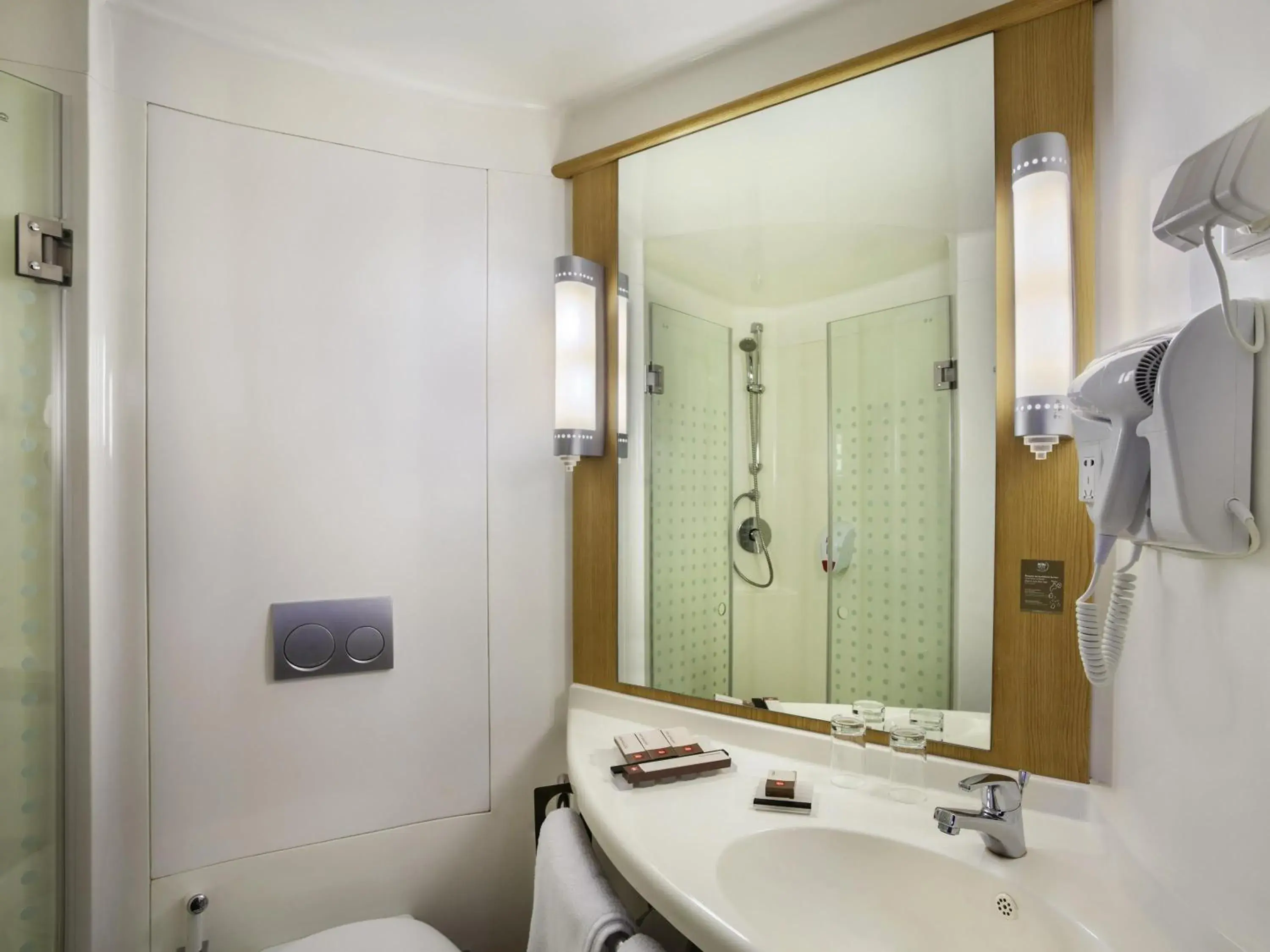 Bedroom in ibis Pontianak City Center Bedroom in ibis Pontianak City Center