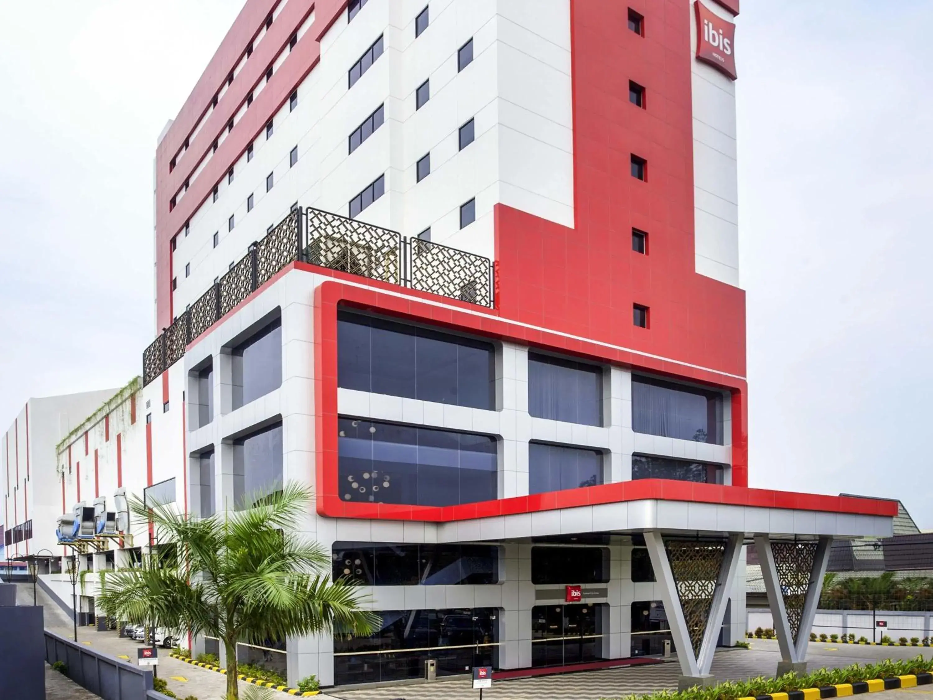 Property building in ibis Pontianak City Center Property building in ibis Pontianak City Center