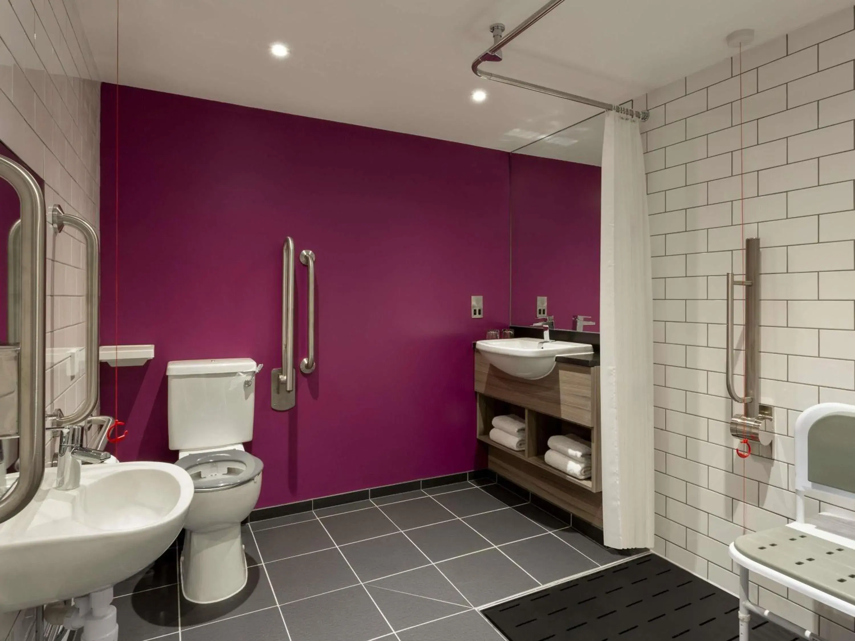 Standard Double Room - Disability Access in ibis Styles Glasgow Central Standard Double Room - Disability Access in ibis Styles Glasgow Central
