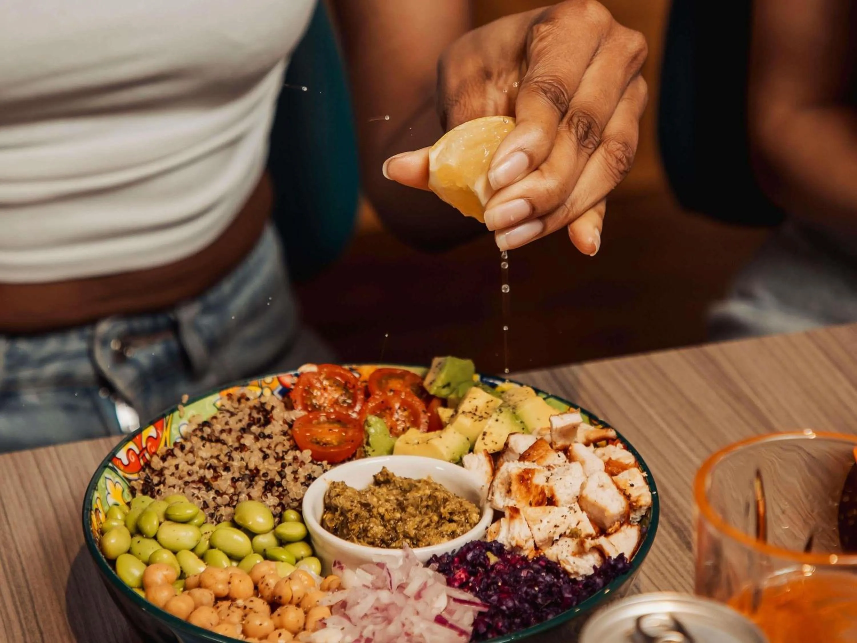 Lounge or bar in ibis Styles Glasgow Central