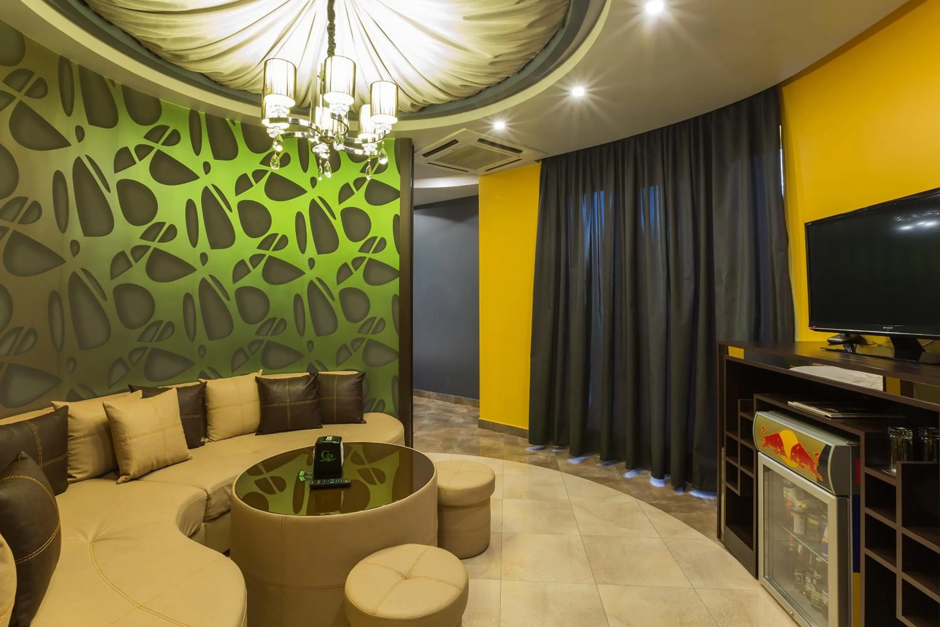 Seating area in Green Palace Hotel