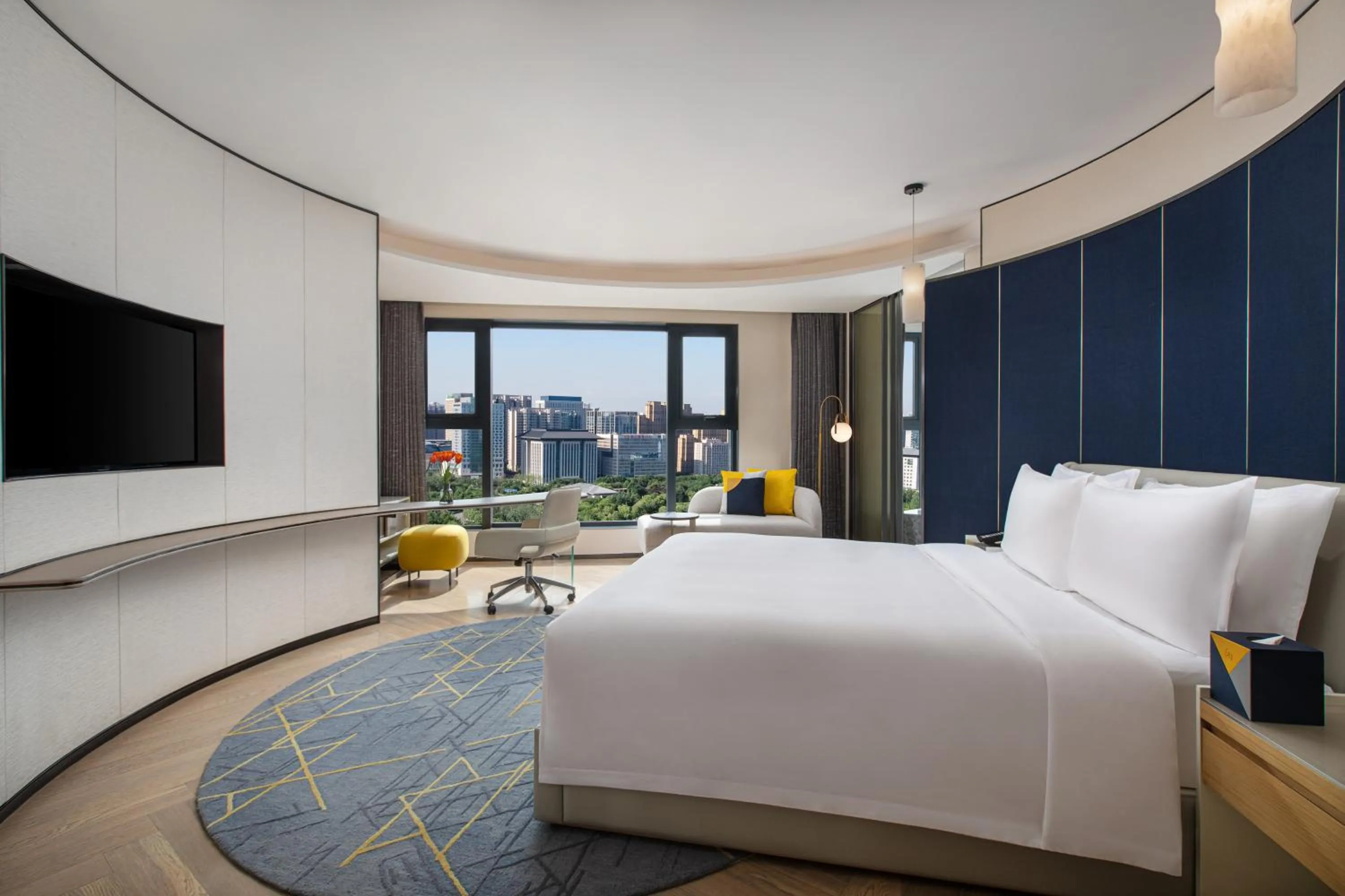 Photo of the whole room, Bed in voco Xian ETDZ by IHG