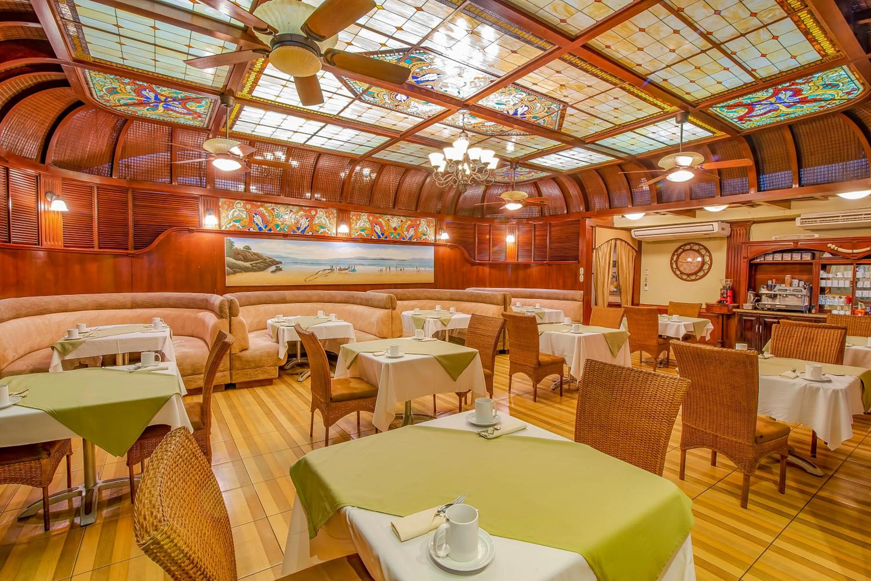 Restaurant/places to eat in Hotel Casa Roland Golfito Resort