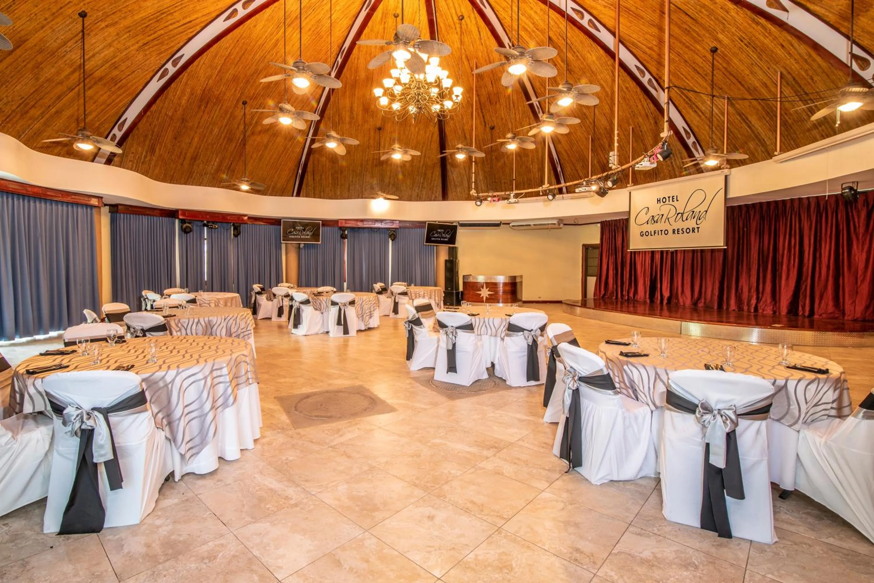 Business facilities in Hotel Casa Roland Golfito Resort