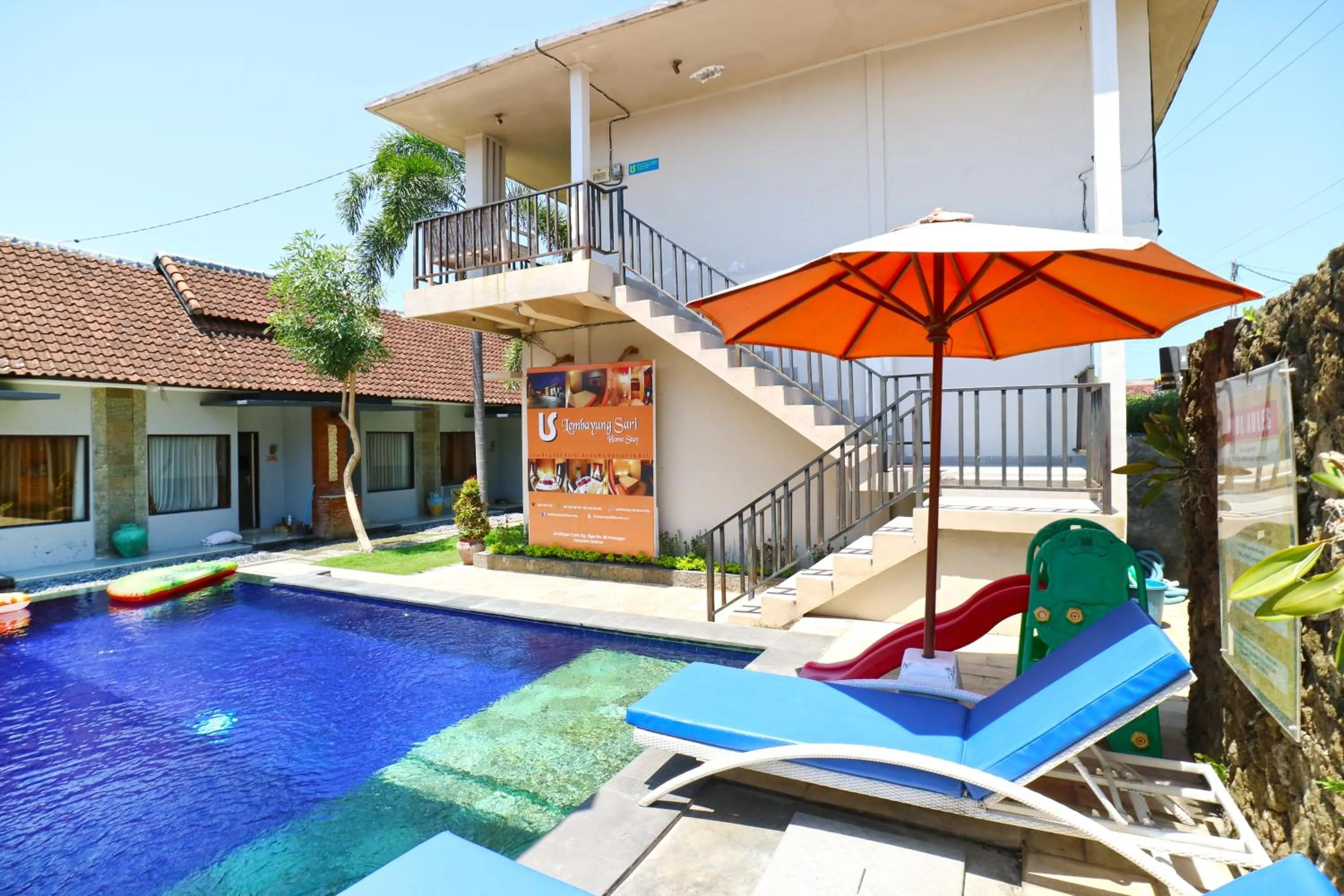 Swimming pool in Lembayung Sari Homestay