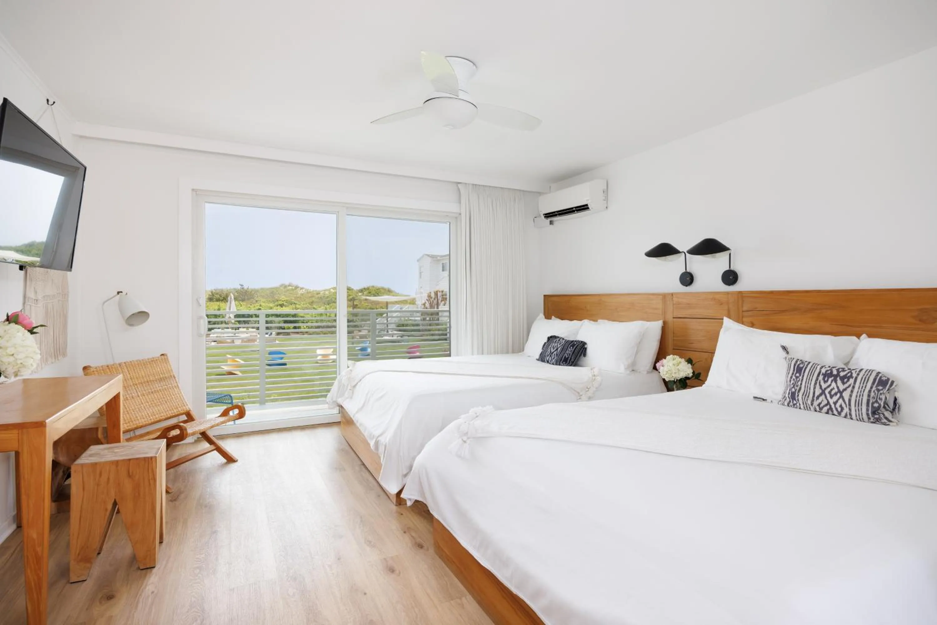 Bedroom, Bed in Hero Beach Club