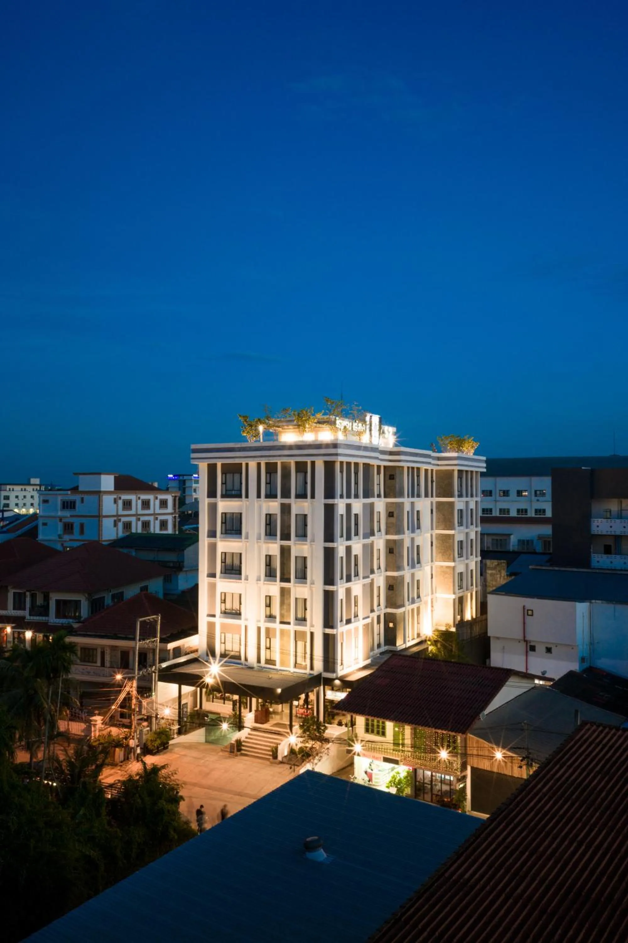 S 2 Modern Boutique Hotel