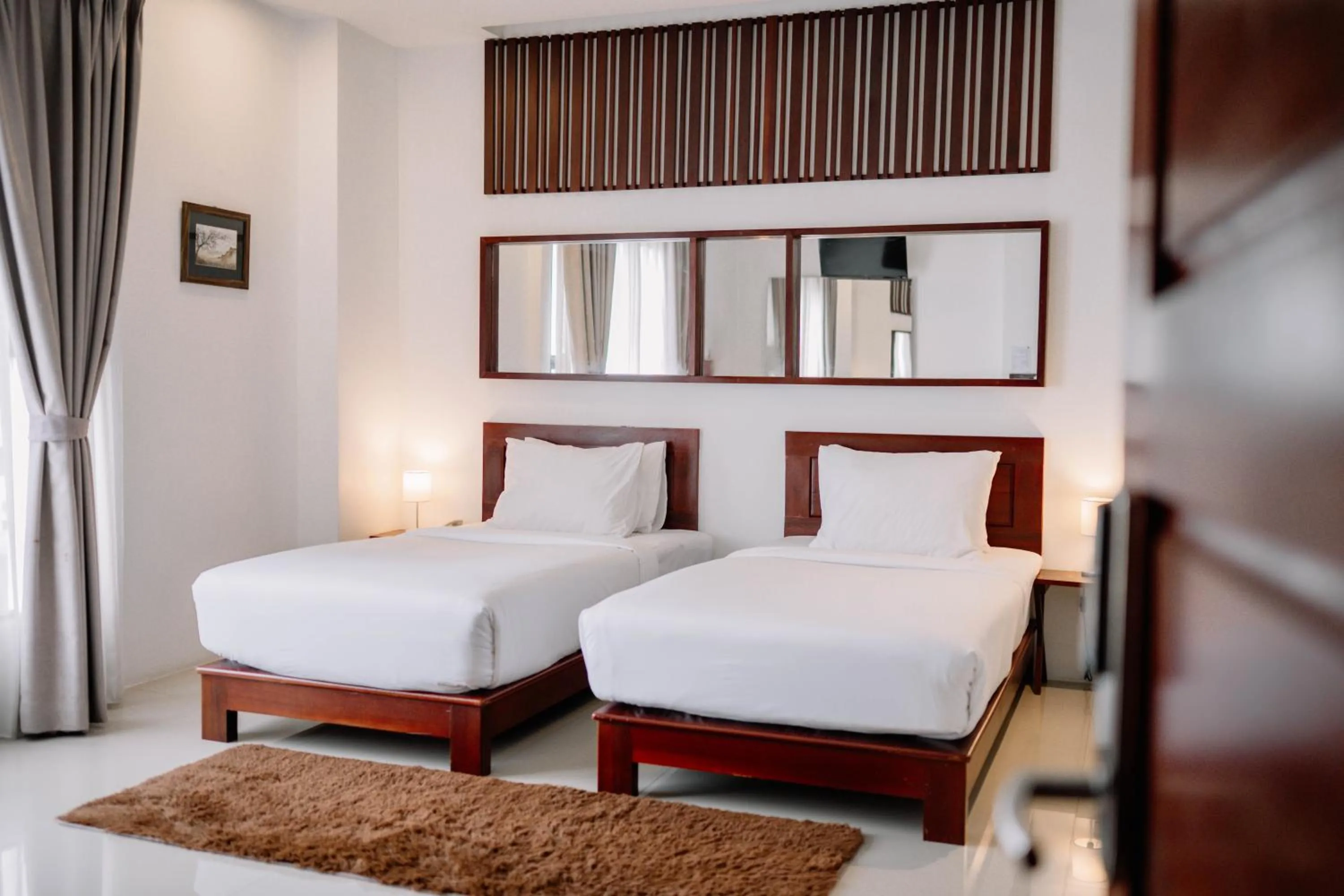 Photo of the whole room, Bed in S 2 Modern Boutique Hotel