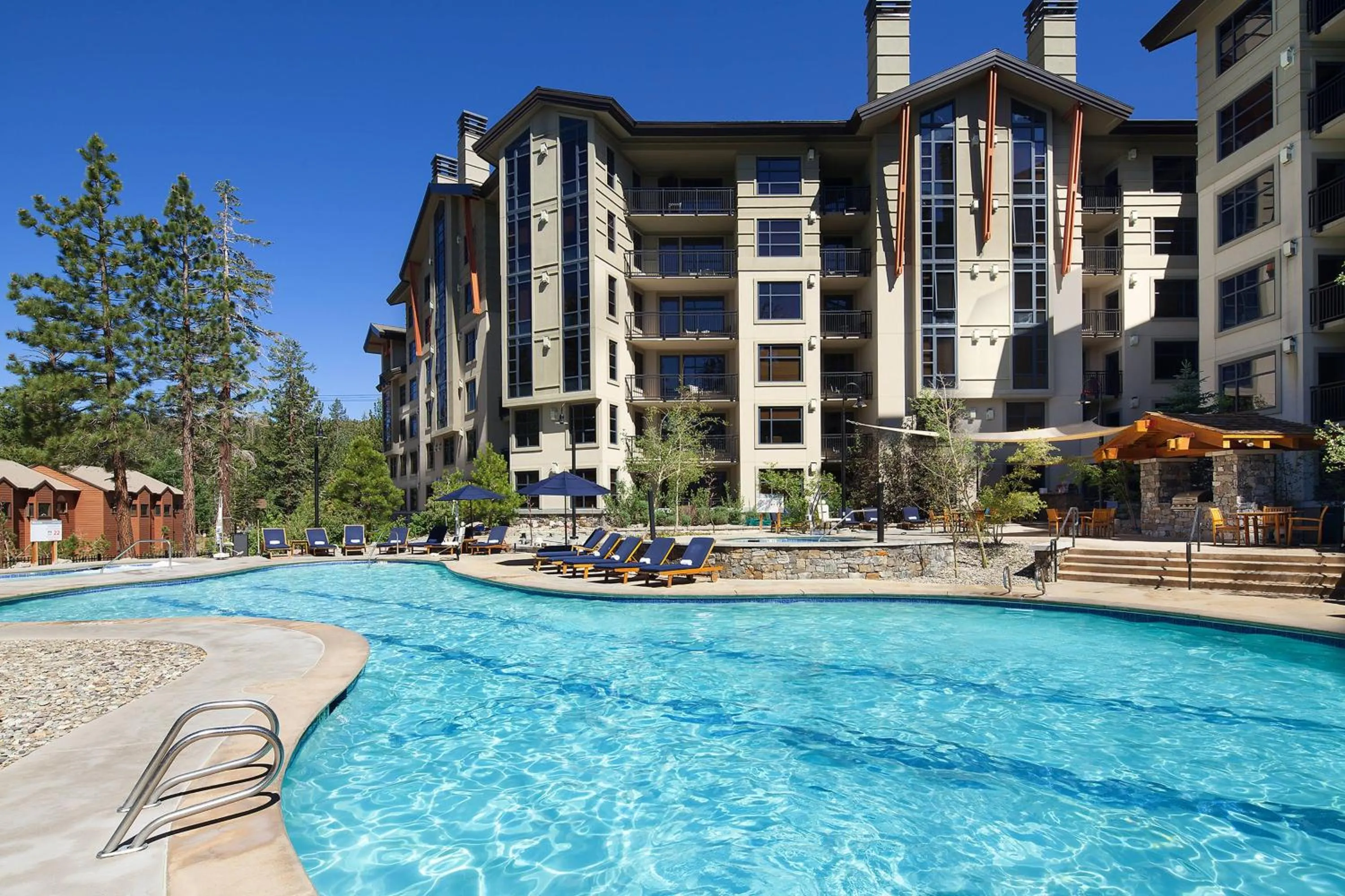 Swimming pool in The Westin Monache Resort, Mammoth