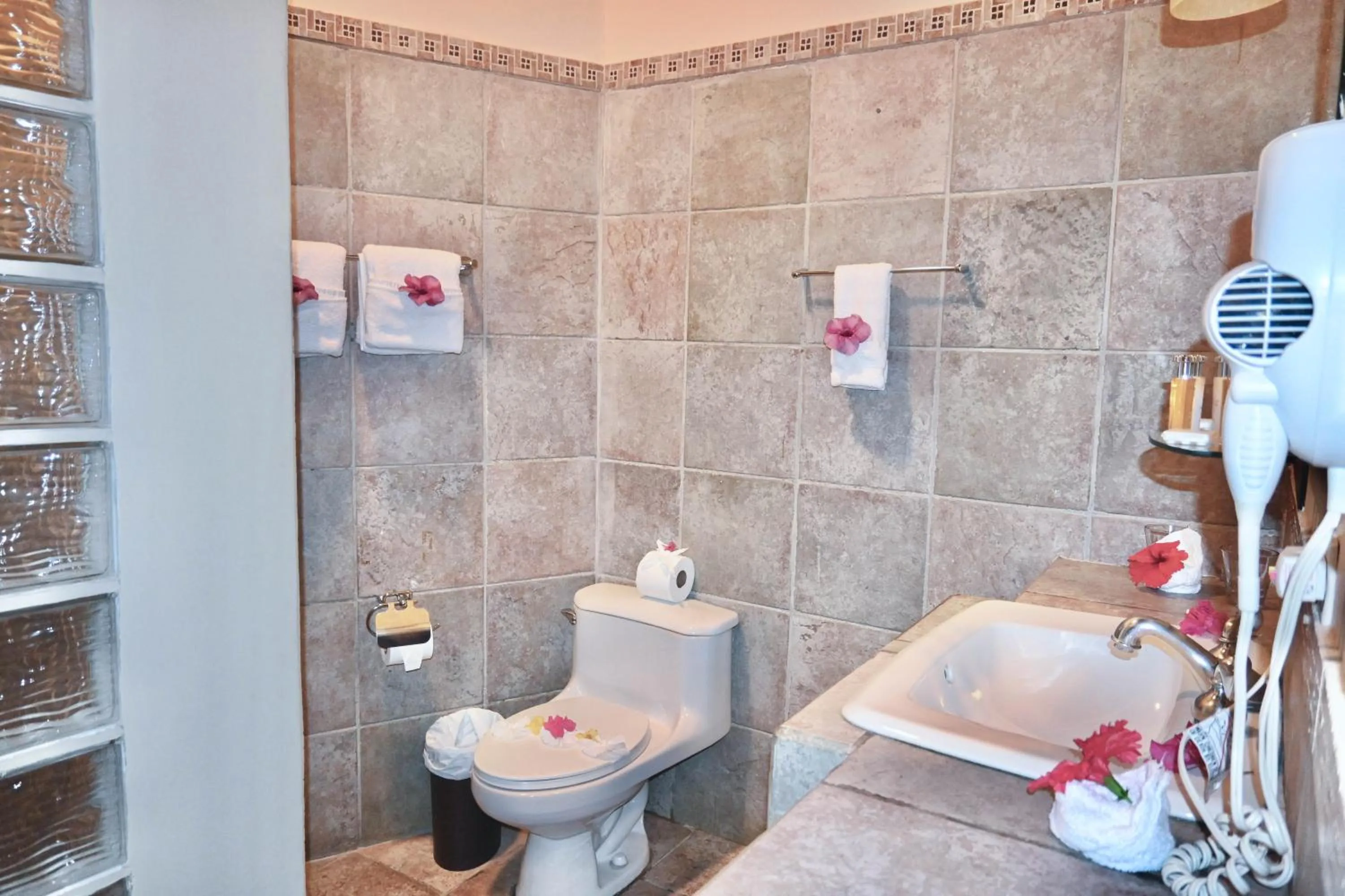 Bathroom in Hotel Villas Lirio