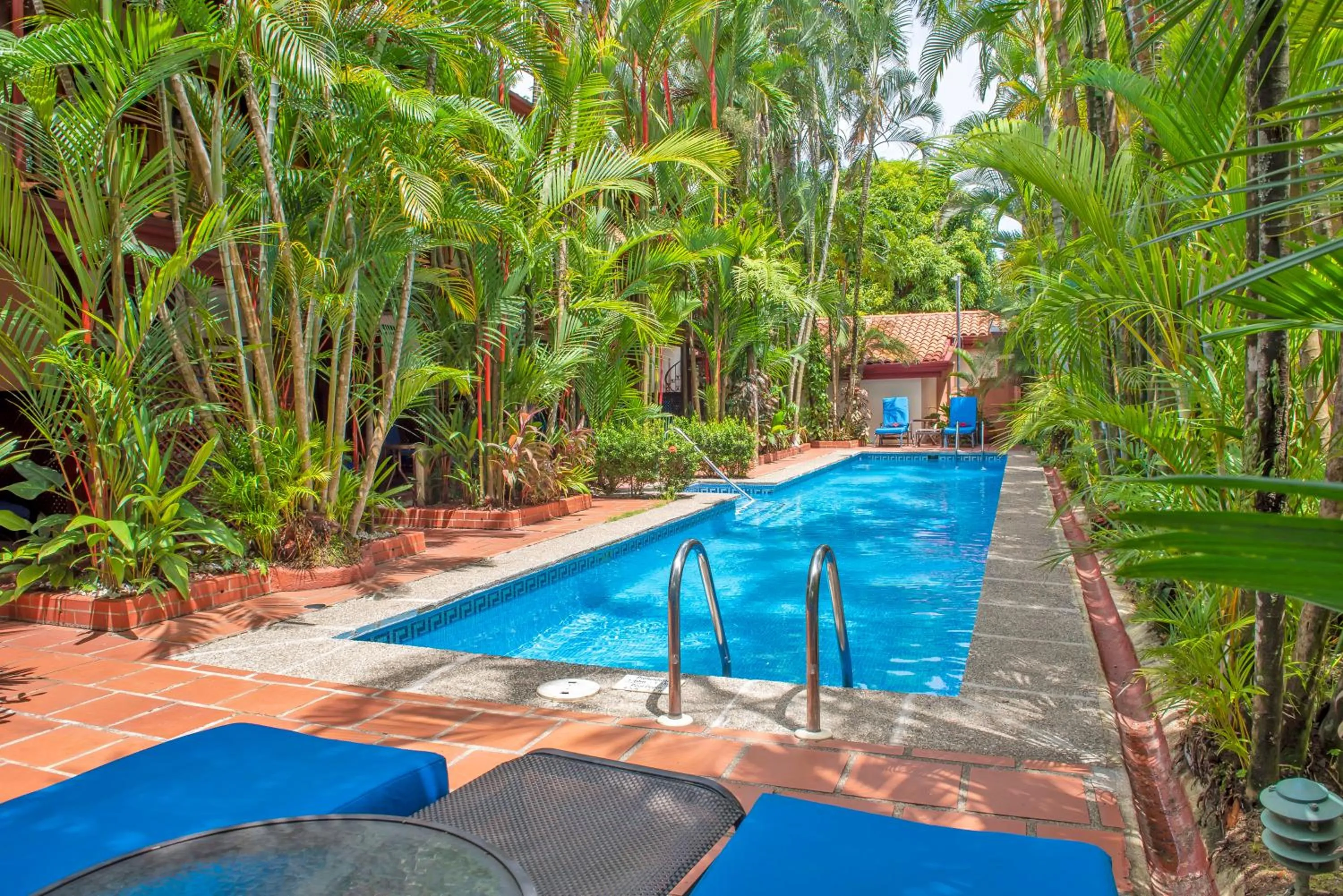 Swimming pool in Hotel Villas Lirio