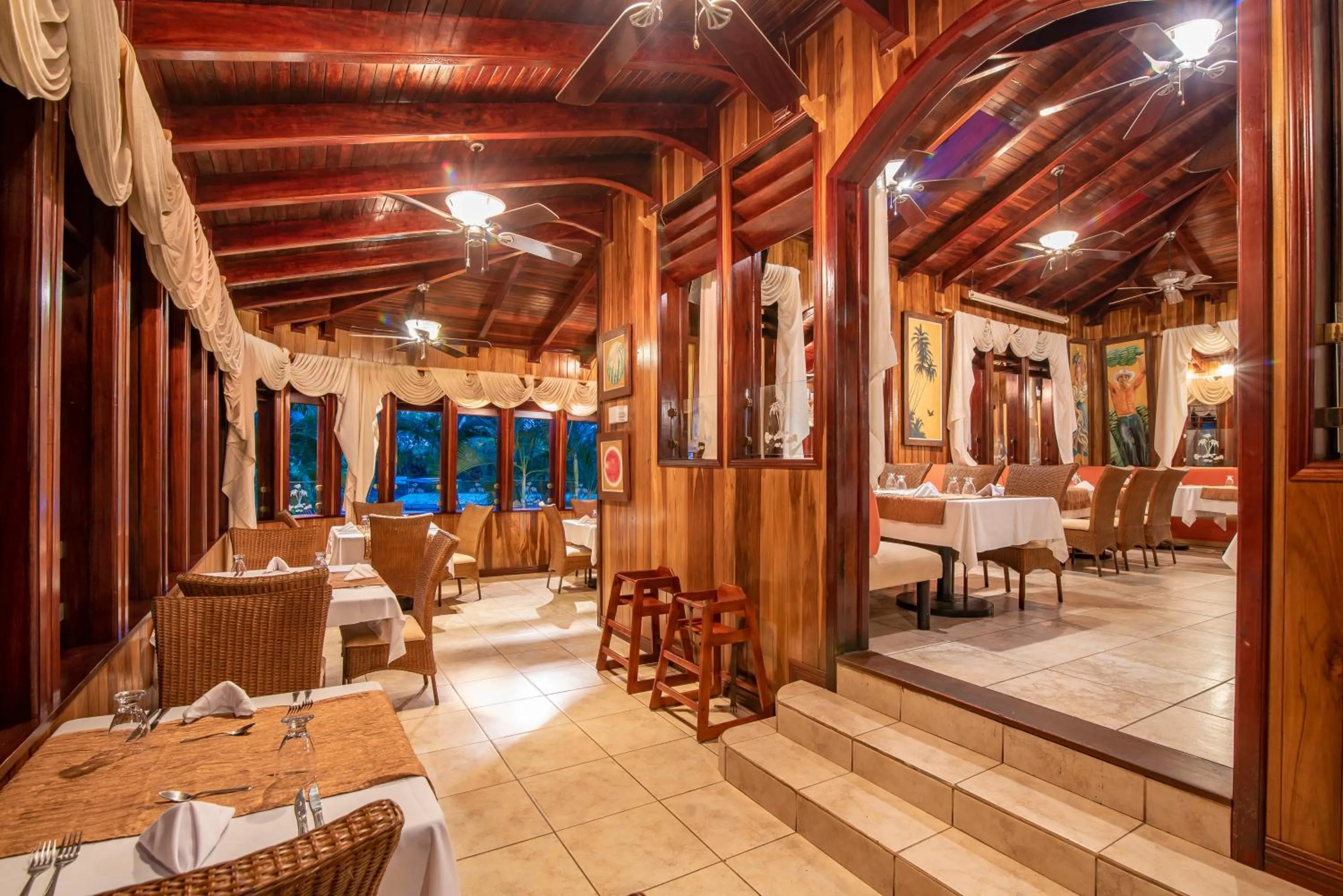 Restaurant/places to eat in Hotel Villas Lirio