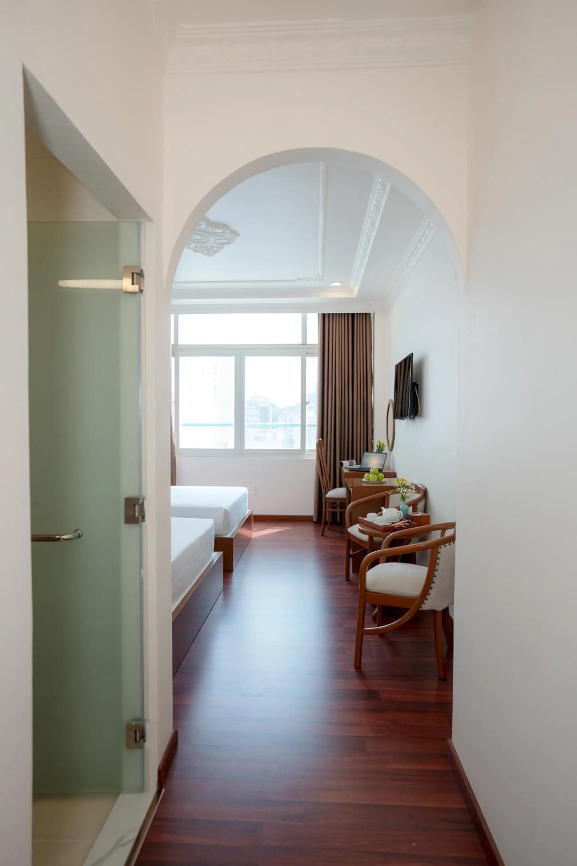 DAHLIALAND SAIGON HOTEL & SWIMMING PooL