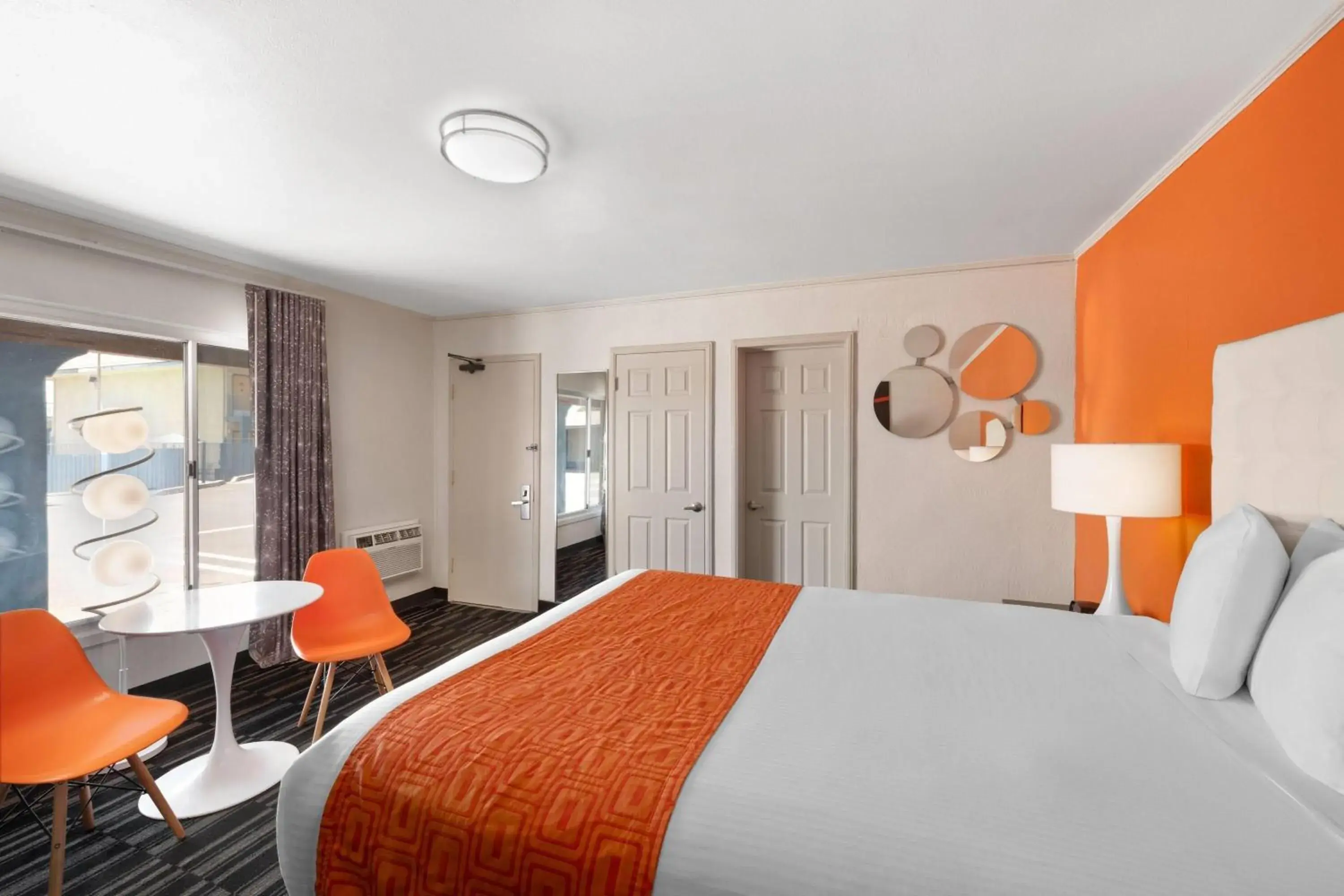 Photo of the whole room, Bed in Howard Johnson by Wyndham Modesto Ceres Photo of the whole room, Bed in Howard Johnson by Wyndham Modesto Ceres