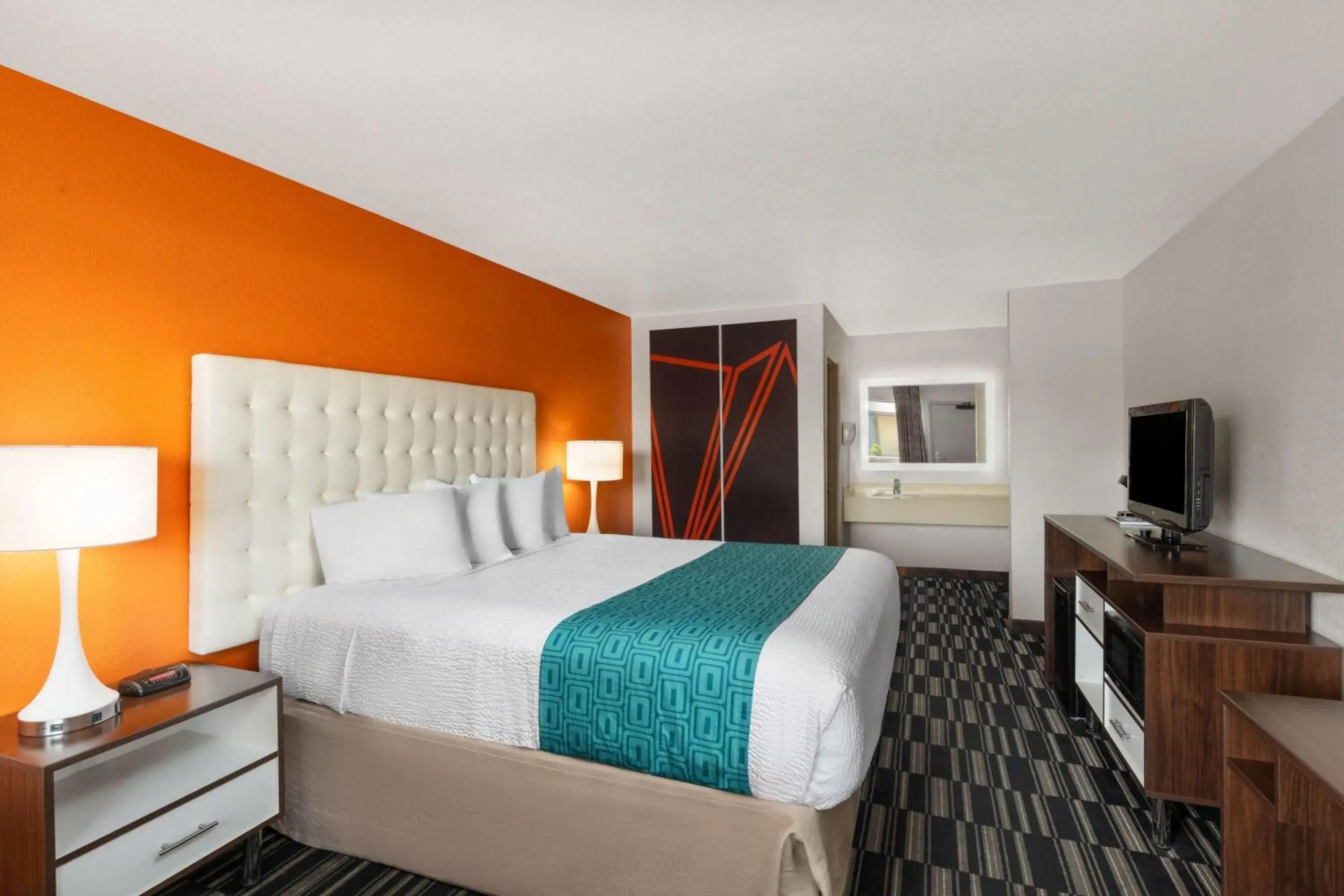 King Room- Non-Smoking in Howard Johnson by Wyndham Modesto Ceres King Room- Non-Smoking in Howard Johnson by Wyndham Modesto Ceres