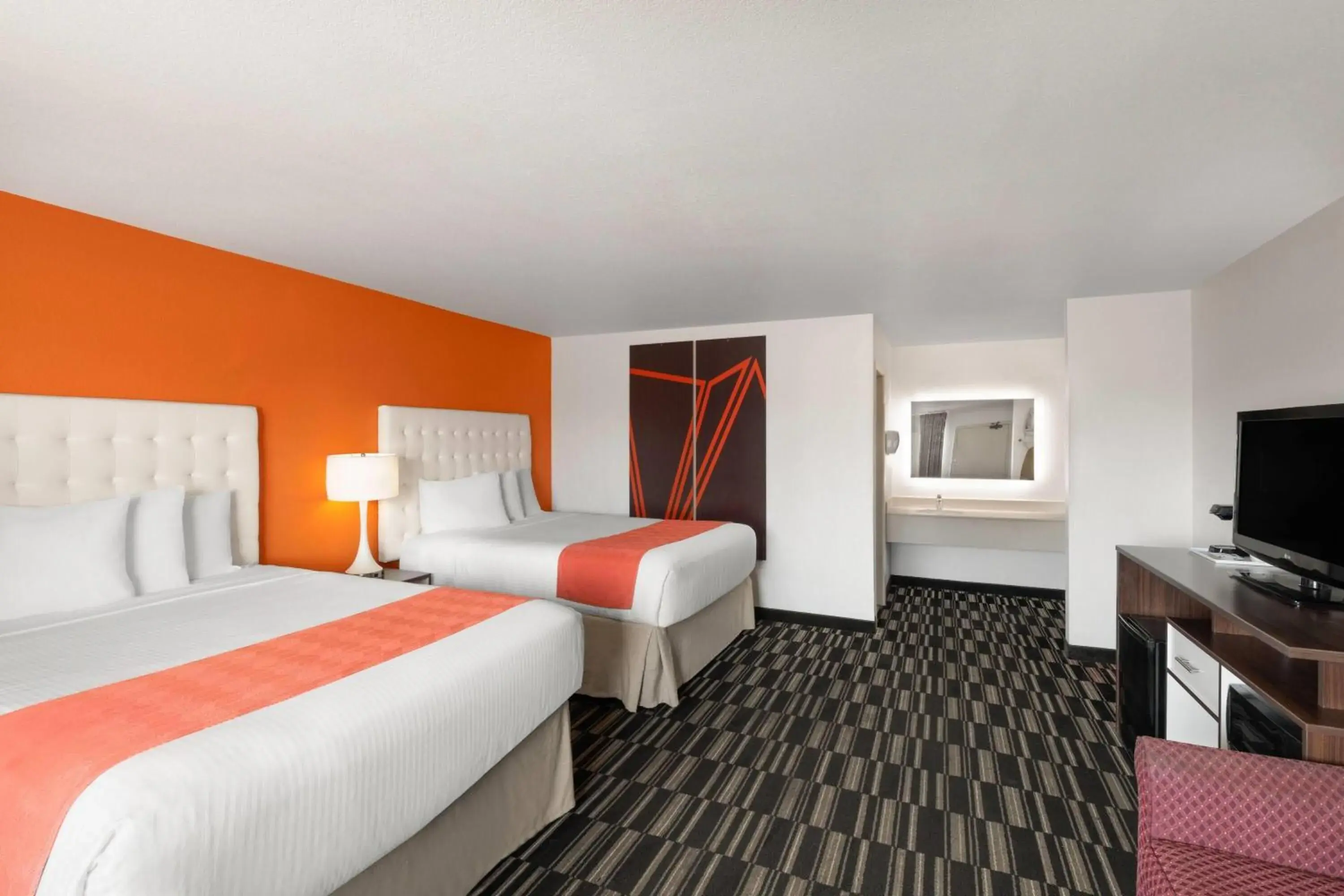 Photo of the whole room, Bed in Howard Johnson by Wyndham Modesto Ceres Photo of the whole room, Bed in Howard Johnson by Wyndham Modesto Ceres