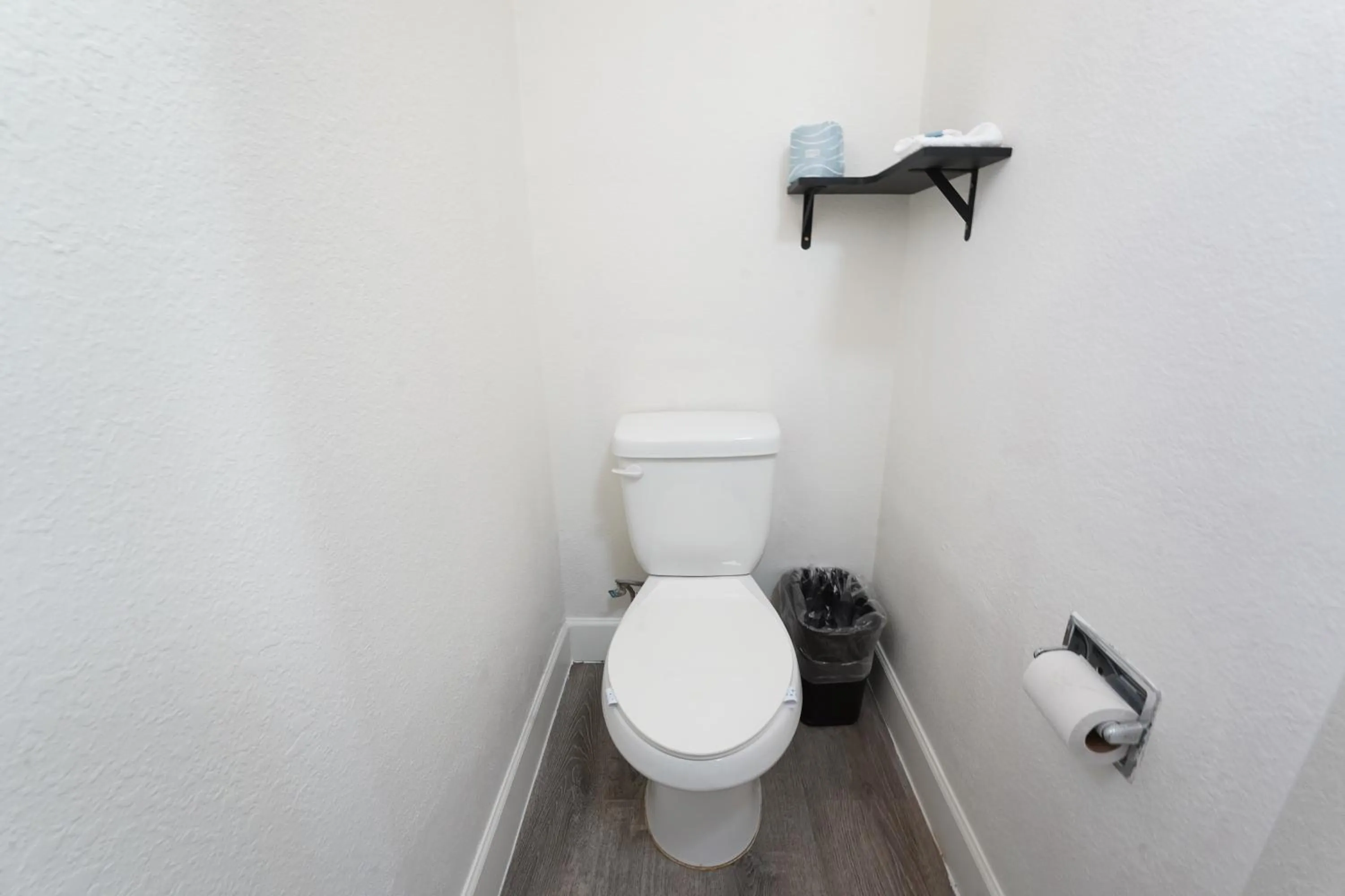 Toilet in Rim Country Inn Payson