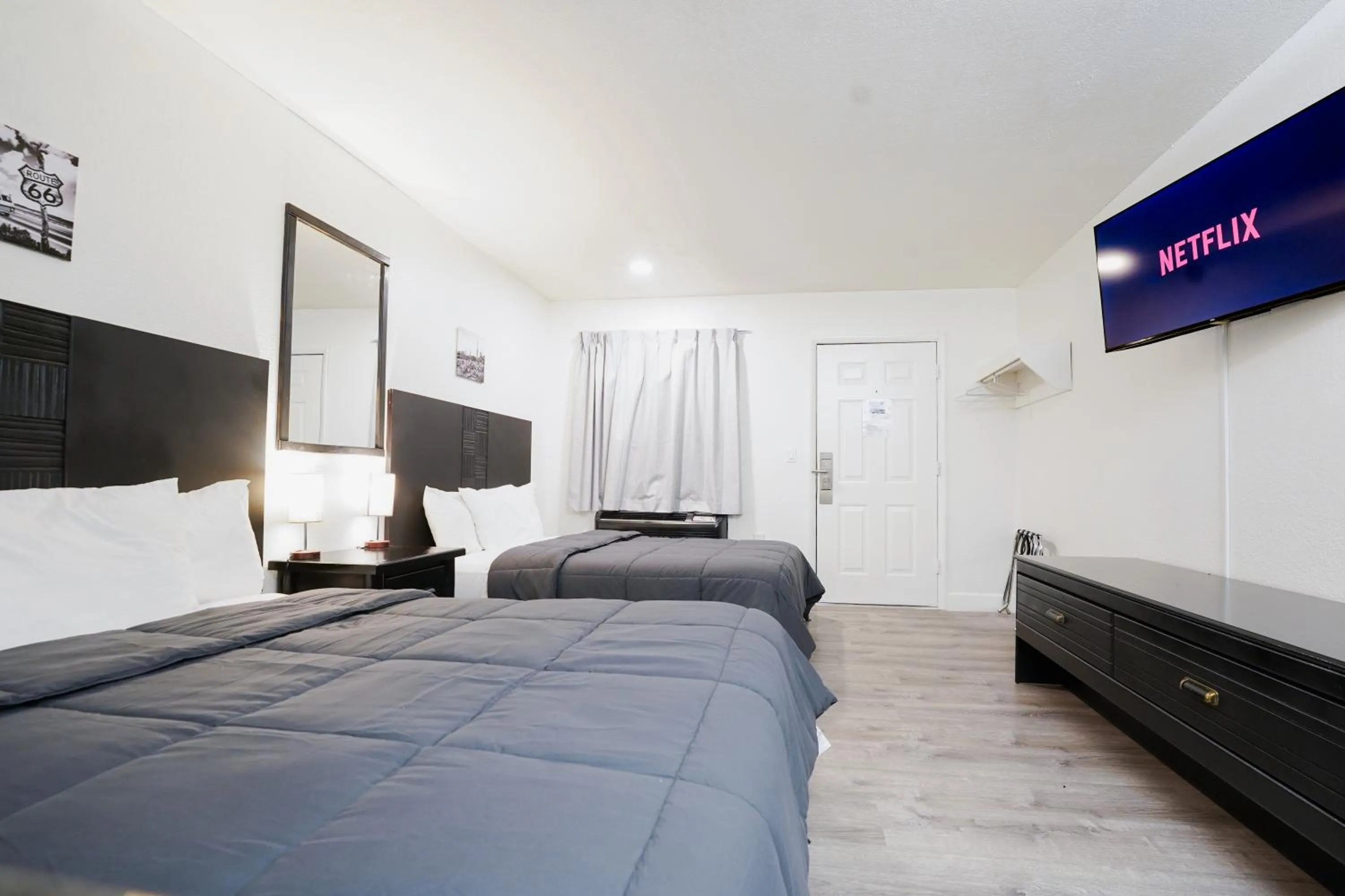 Bed in Rim Country Inn Payson