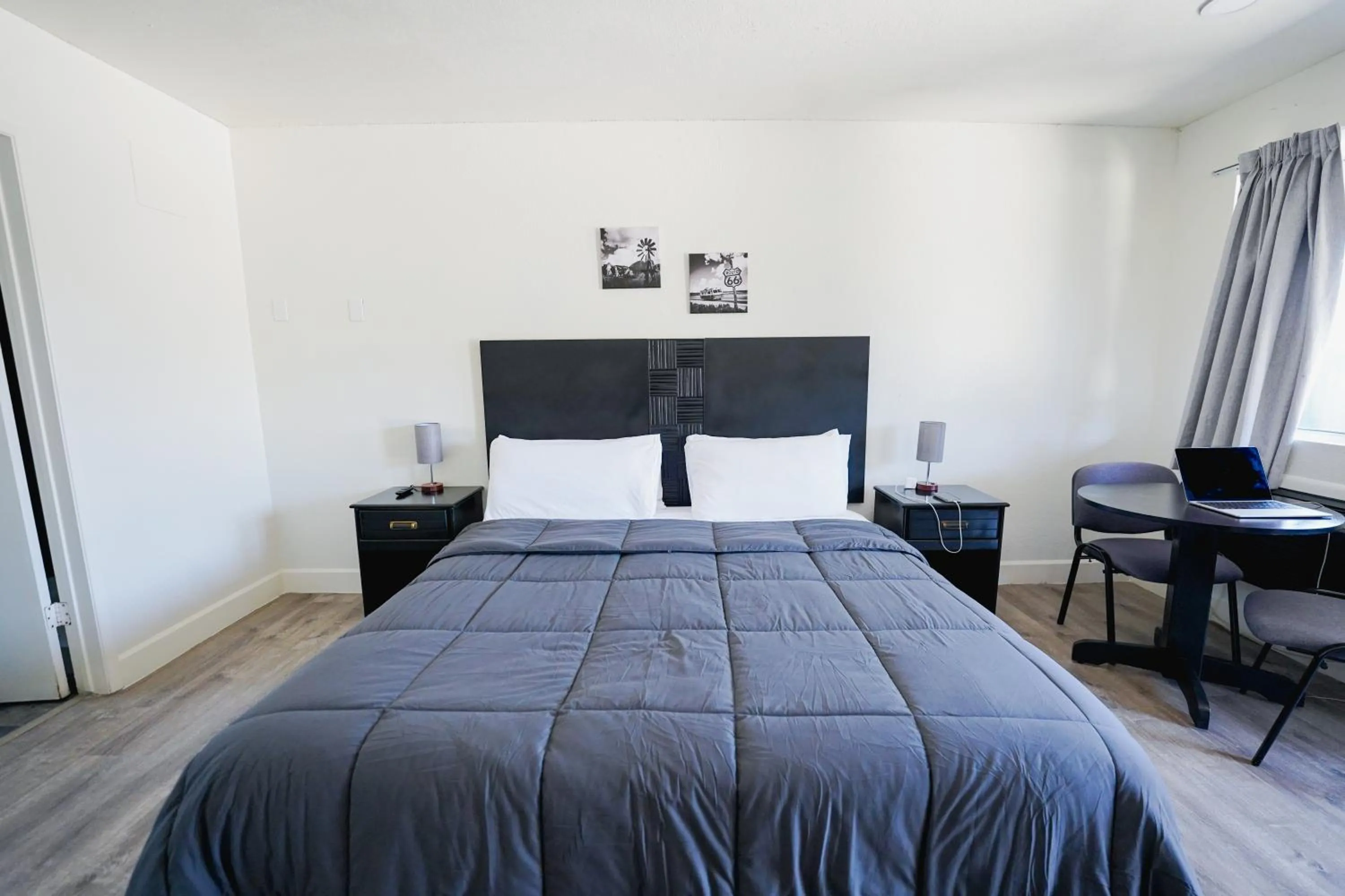 Bed in Rim Country Inn Payson