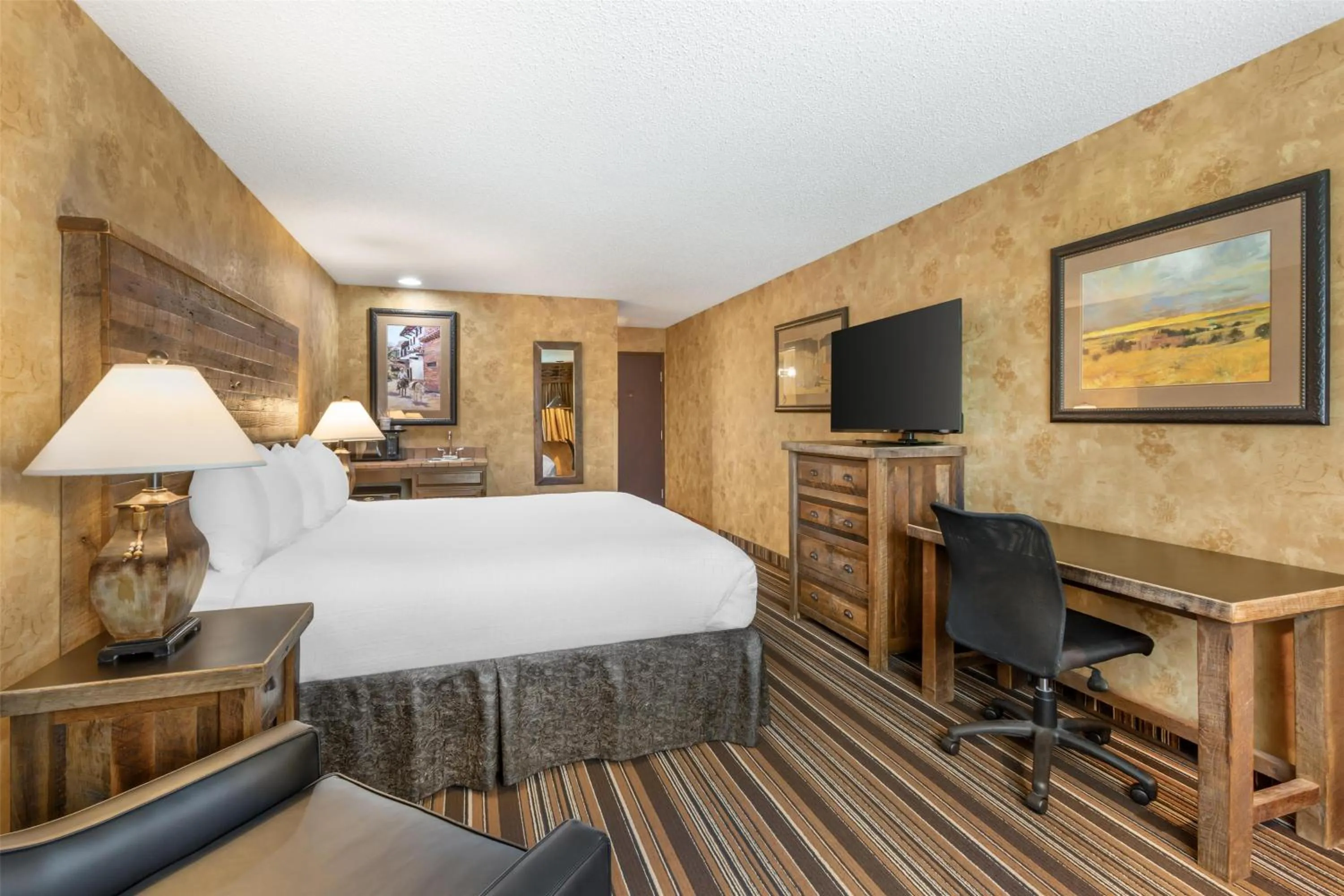 Bedroom in Best Western Plus Inn of Santa Fe