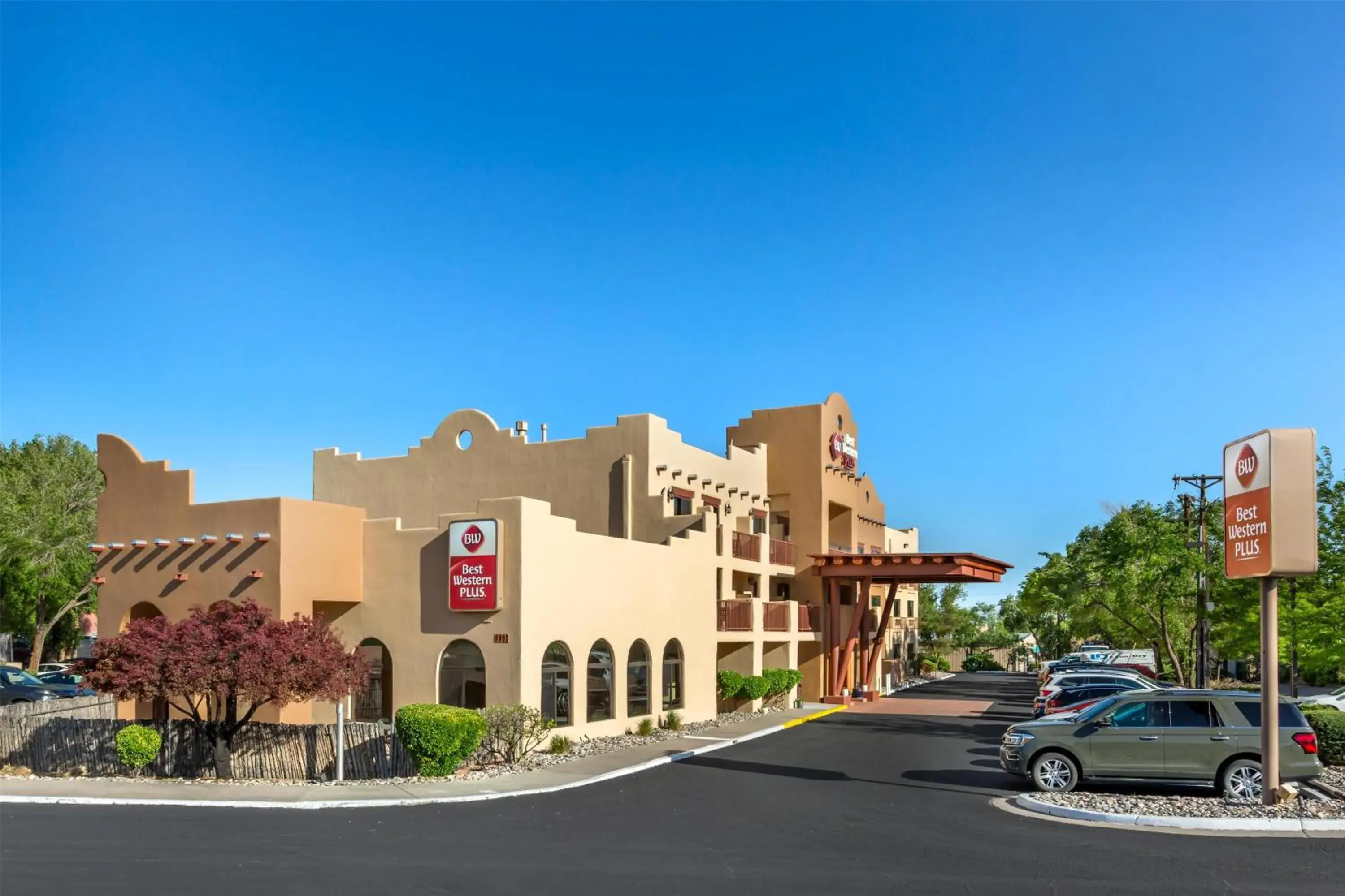 Property building in Best Western Plus Inn of Santa Fe Property building in Best Western Plus Inn of Santa Fe
