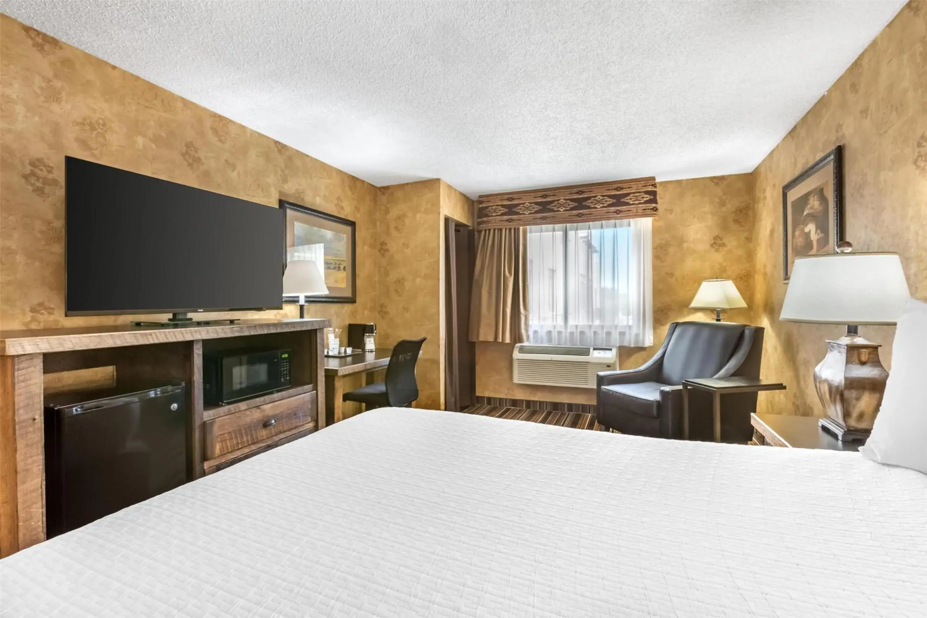 Bedroom, Bed in Best Western Plus Inn of Santa Fe Bedroom, Bed in Best Western Plus Inn of Santa Fe