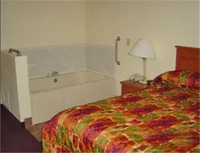 King Room with Spa Bath - Smoking in Hometown Inn & Suites King Room with Spa Bath - Smoking in Hometown Inn & Suites
