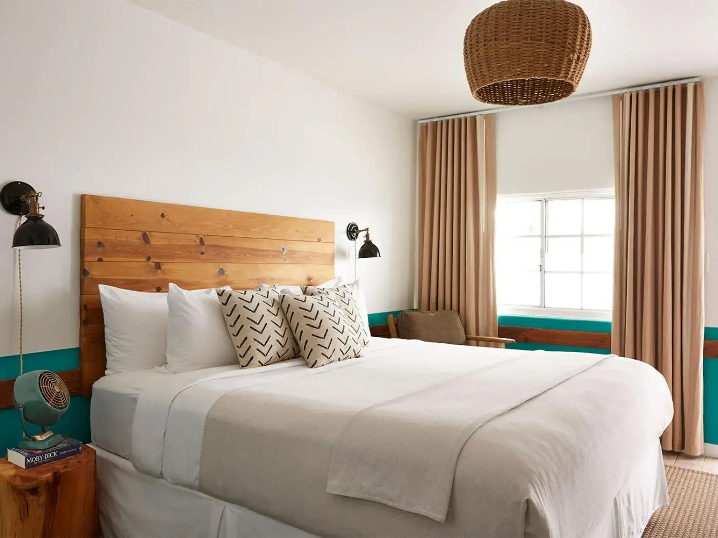 Bed in Cambria Beach Lodge Bed in Cambria Beach Lodge