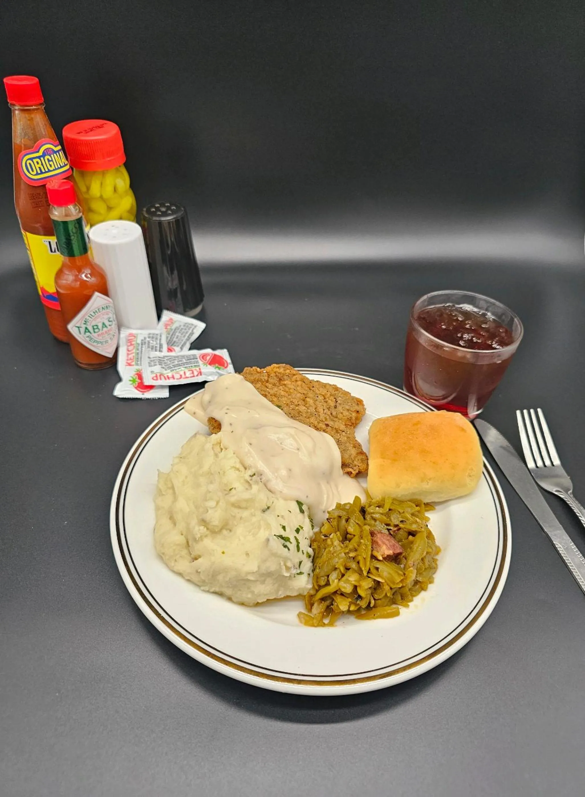 Restaurant/places to eat in Hotel Francis