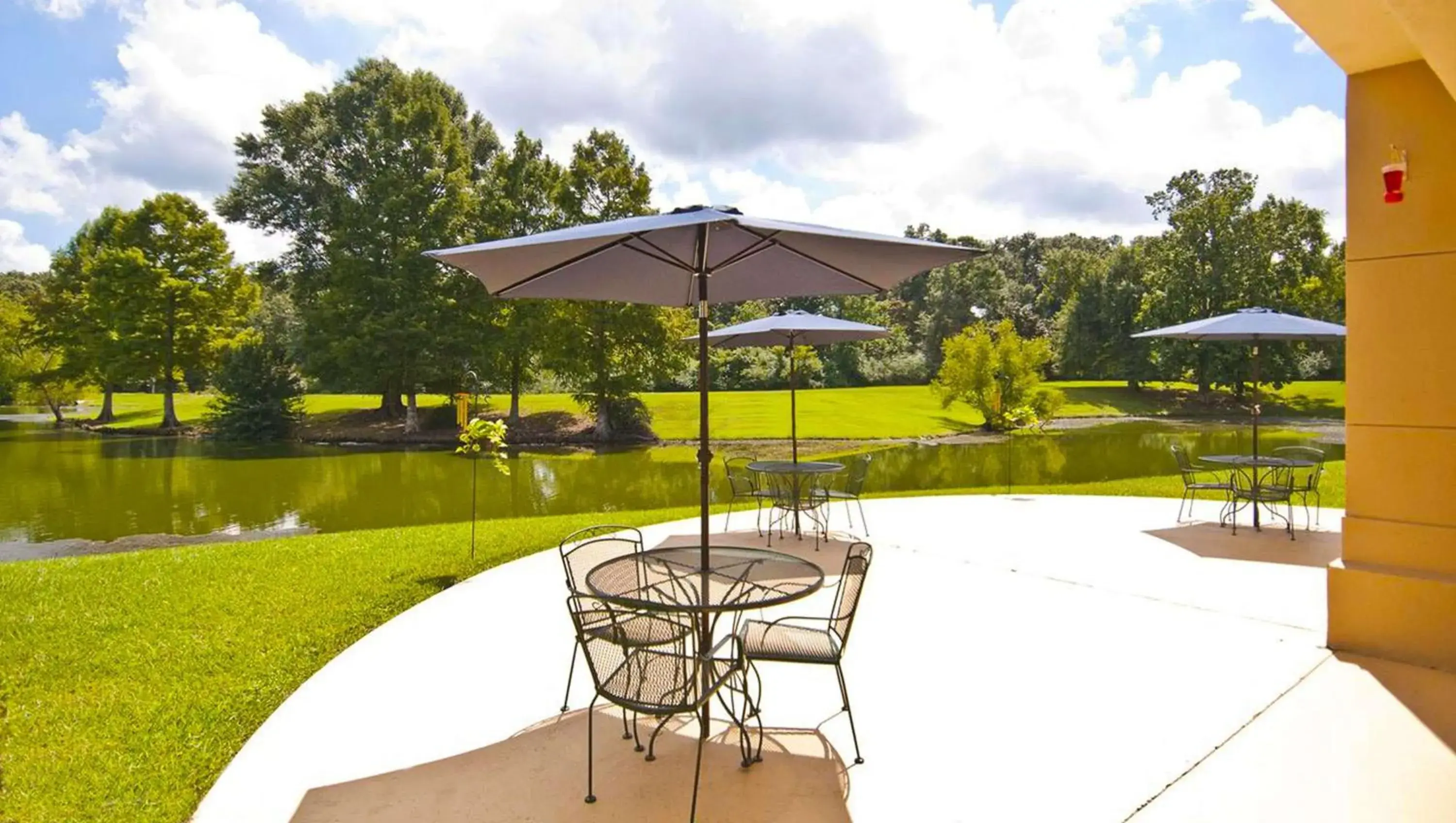 Property building in Hotel Francis Property building in Hotel Francis