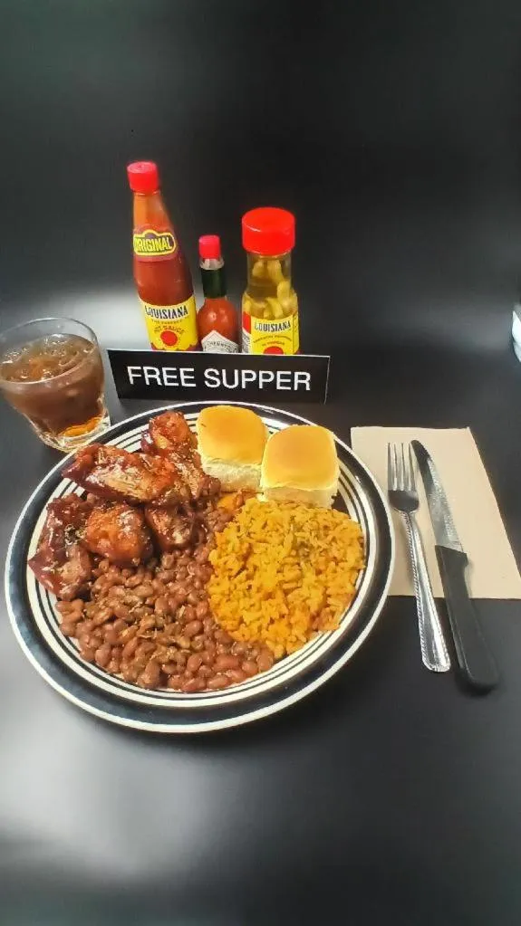 Restaurant/places to eat in Hotel Francis