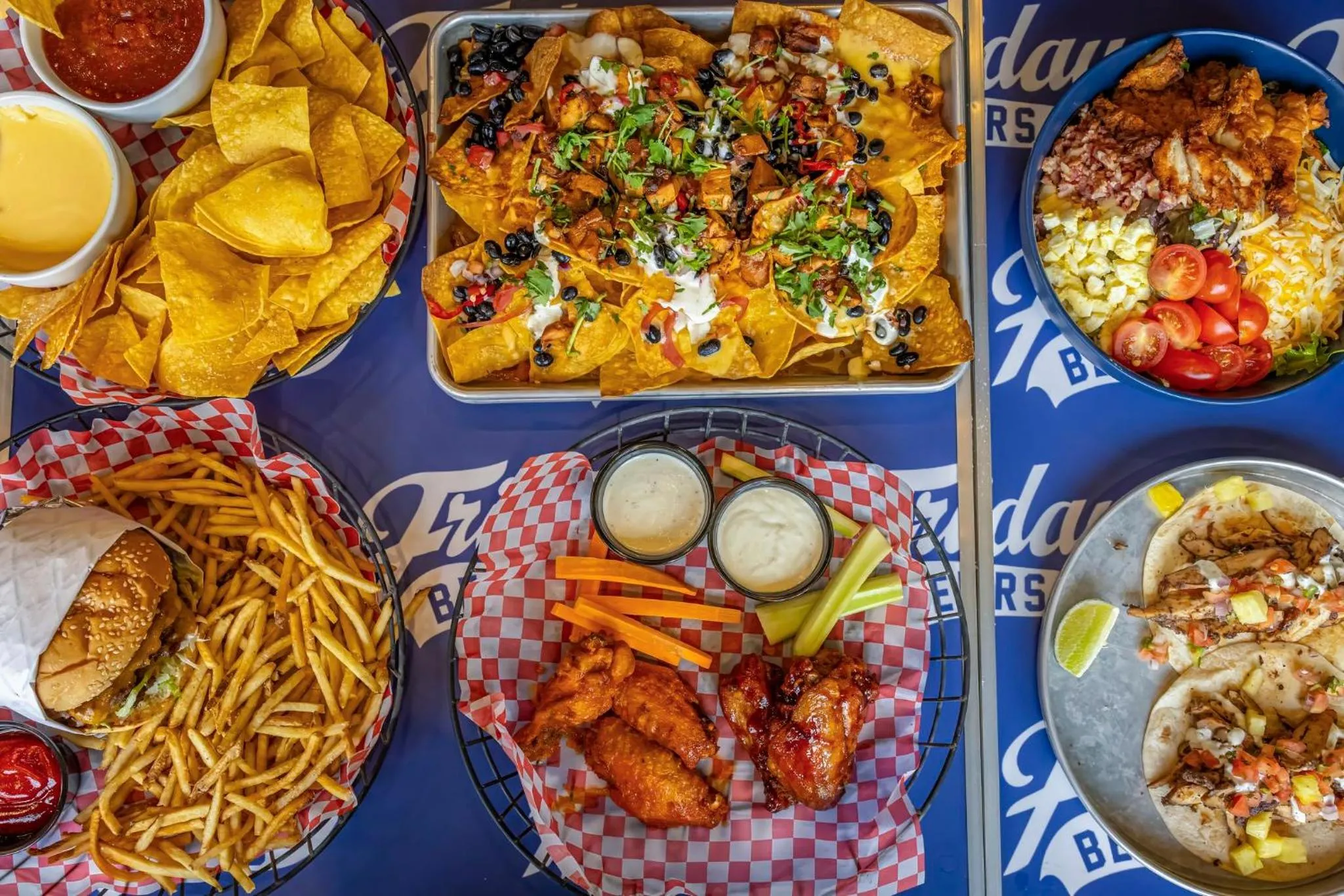 Restaurant/places to eat in Holiday Inn & Suites Nashville Downtown Broadway