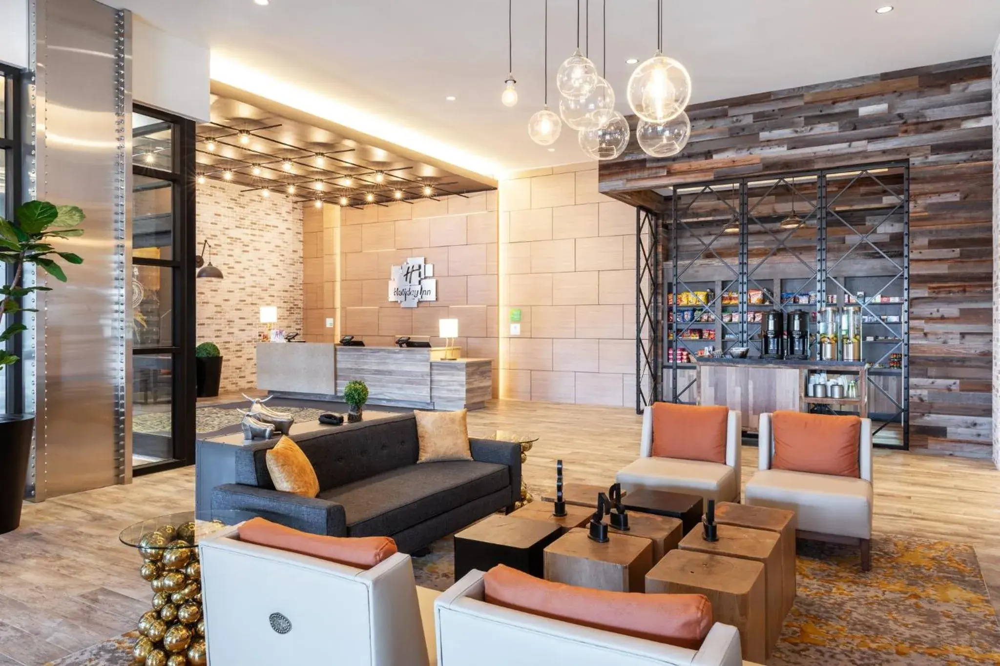 Property building in Holiday Inn & Suites Nashville Downtown Broadway Property building in Holiday Inn & Suites Nashville Downtown Broadway