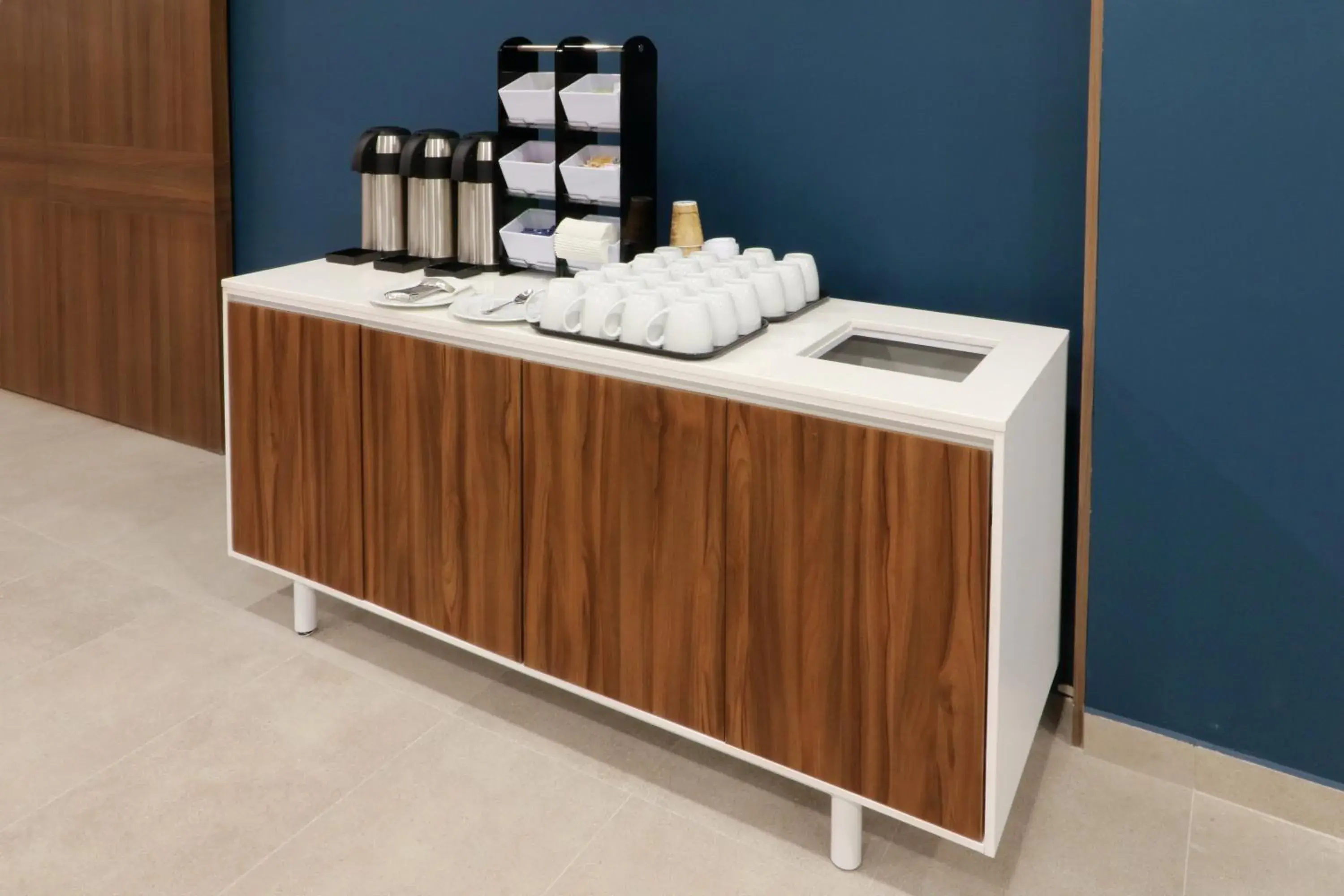 Restaurant/places to eat in Holiday Inn Express & Suites - Playa del Carmen by IHG Restaurant/places to eat in Holiday Inn Express & Suites - Playa del Carmen by IHG