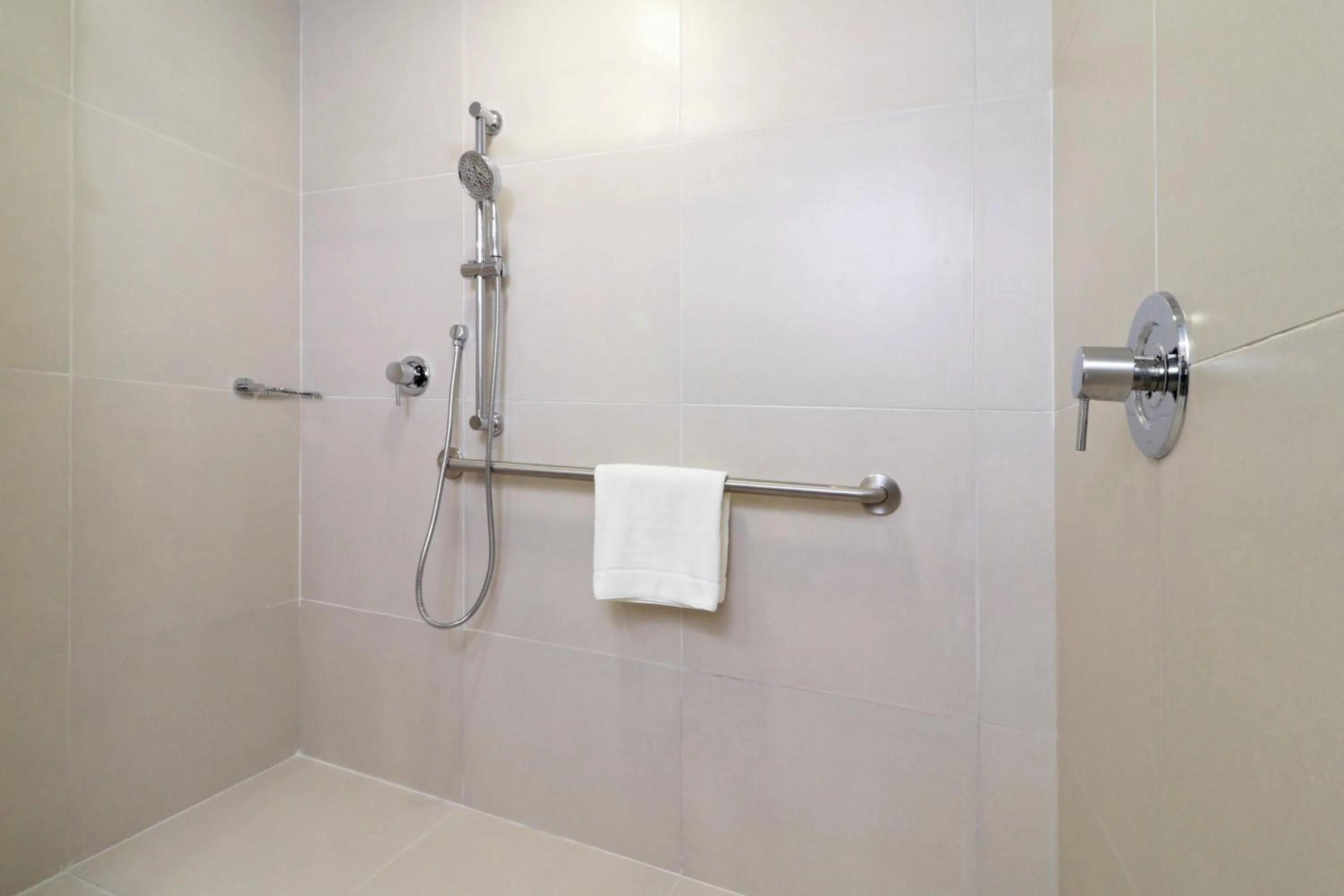 Photo of the whole room in Holiday Inn Express & Suites - Playa del Carmen by IHG