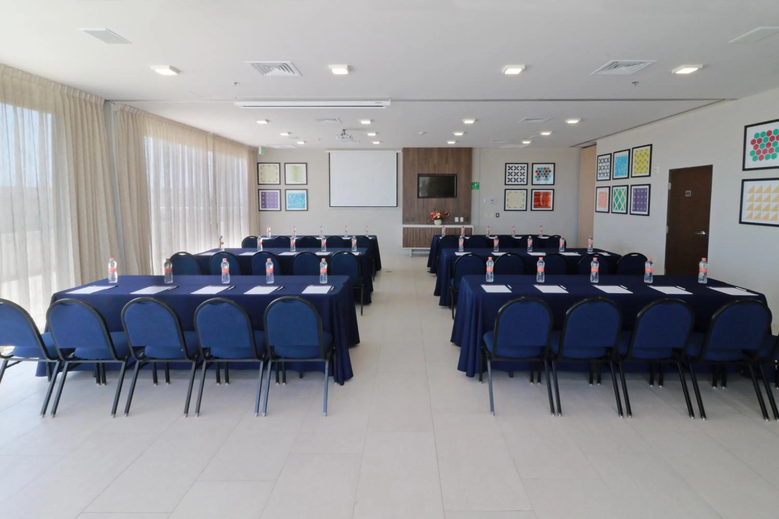Meeting/conference room in Holiday Inn Express & Suites - Playa del Carmen by IHG