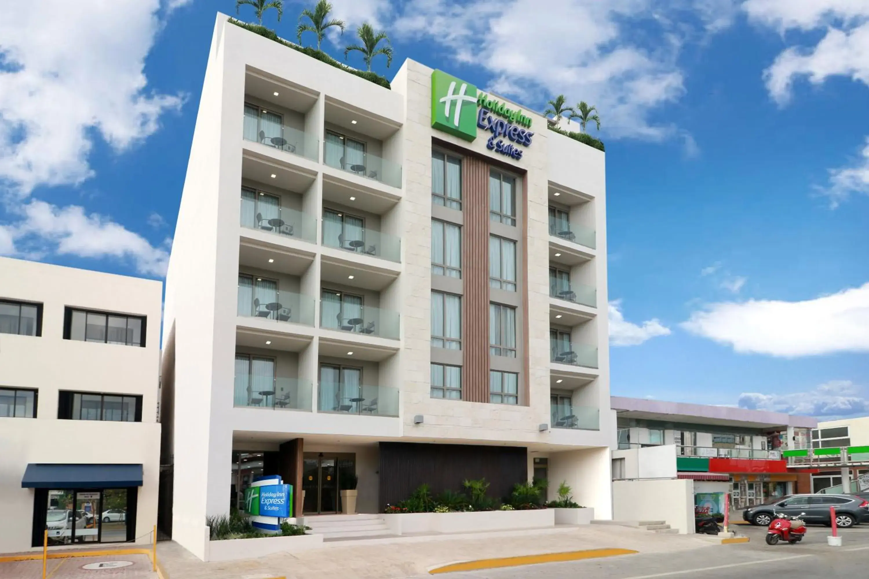 Property building in Holiday Inn Express & Suites - Playa del Carmen by IHG Property building in Holiday Inn Express & Suites - Playa del Carmen by IHG