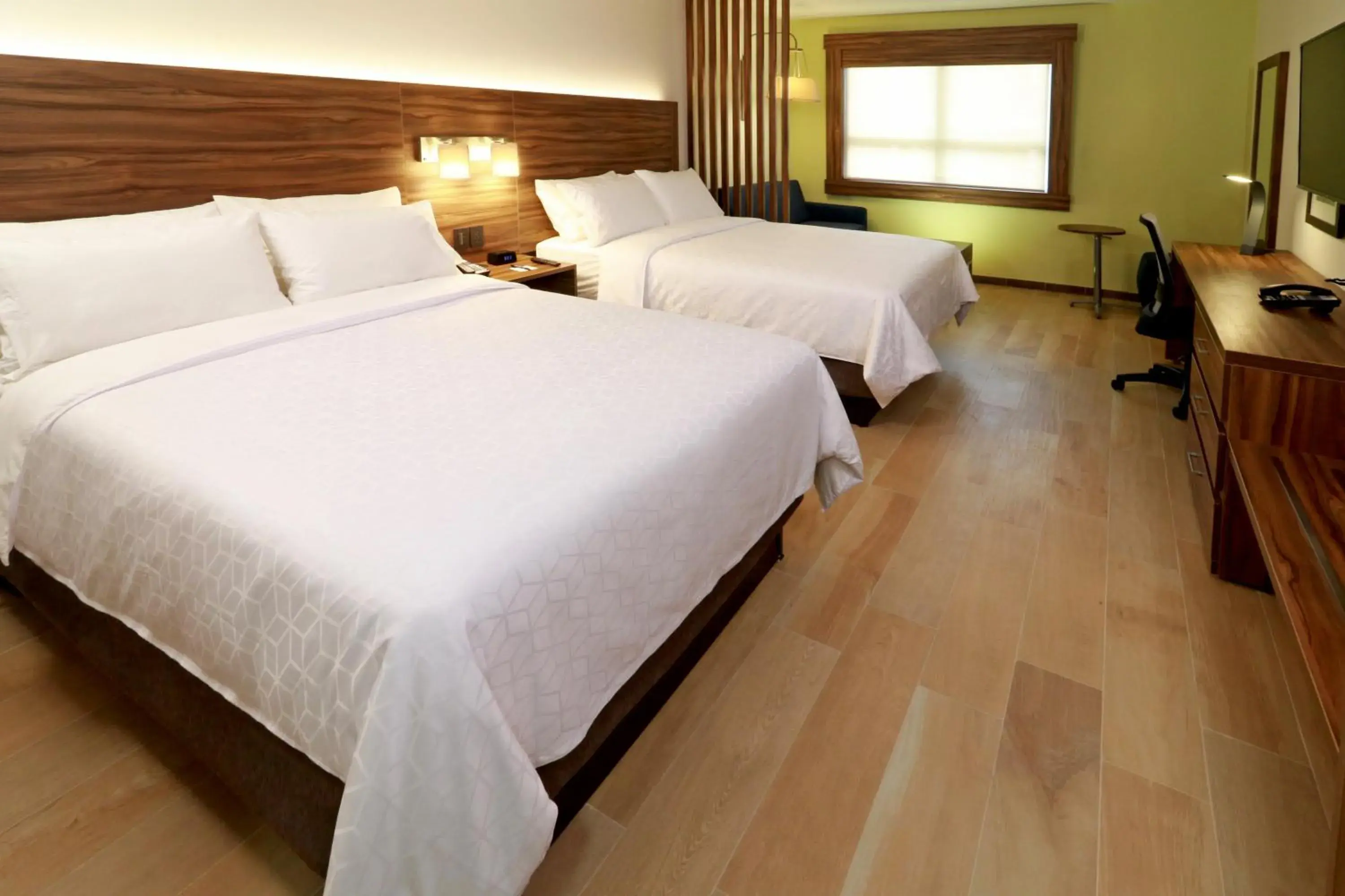 Photo of the whole room, Bed in Holiday Inn Express & Suites - Playa del Carmen by IHG Photo of the whole room, Bed in Holiday Inn Express & Suites - Playa del Carmen by IHG