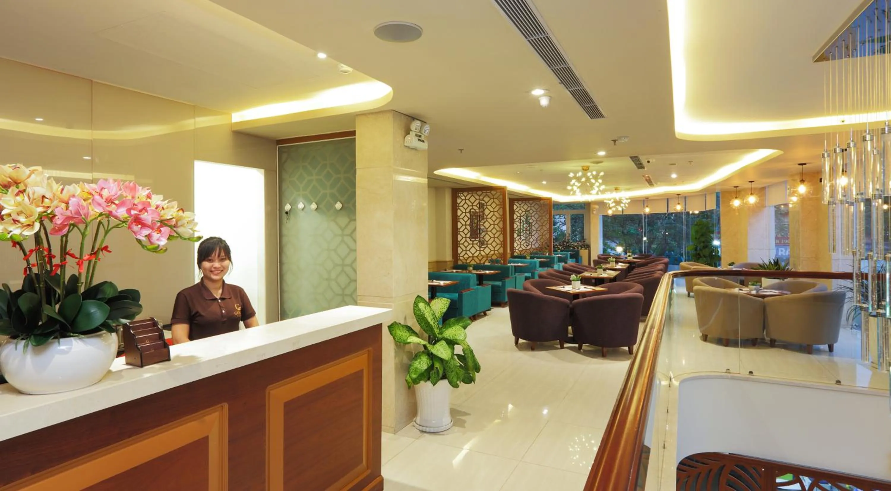 Restaurant/places to eat in Golda Hotel