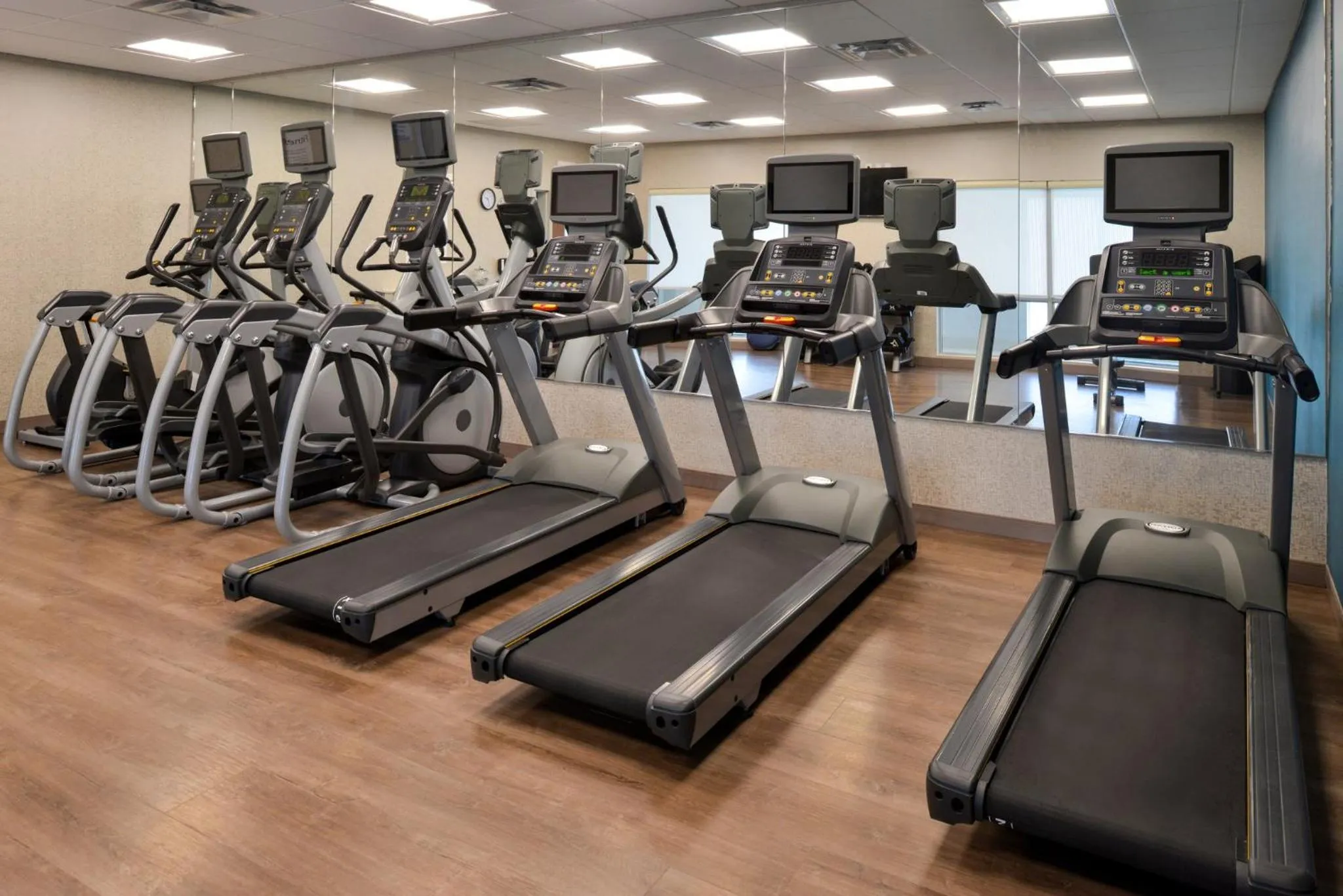 Fitness centre/facilities in Holiday Inn Express & Suites - Ottumwa by IHG
