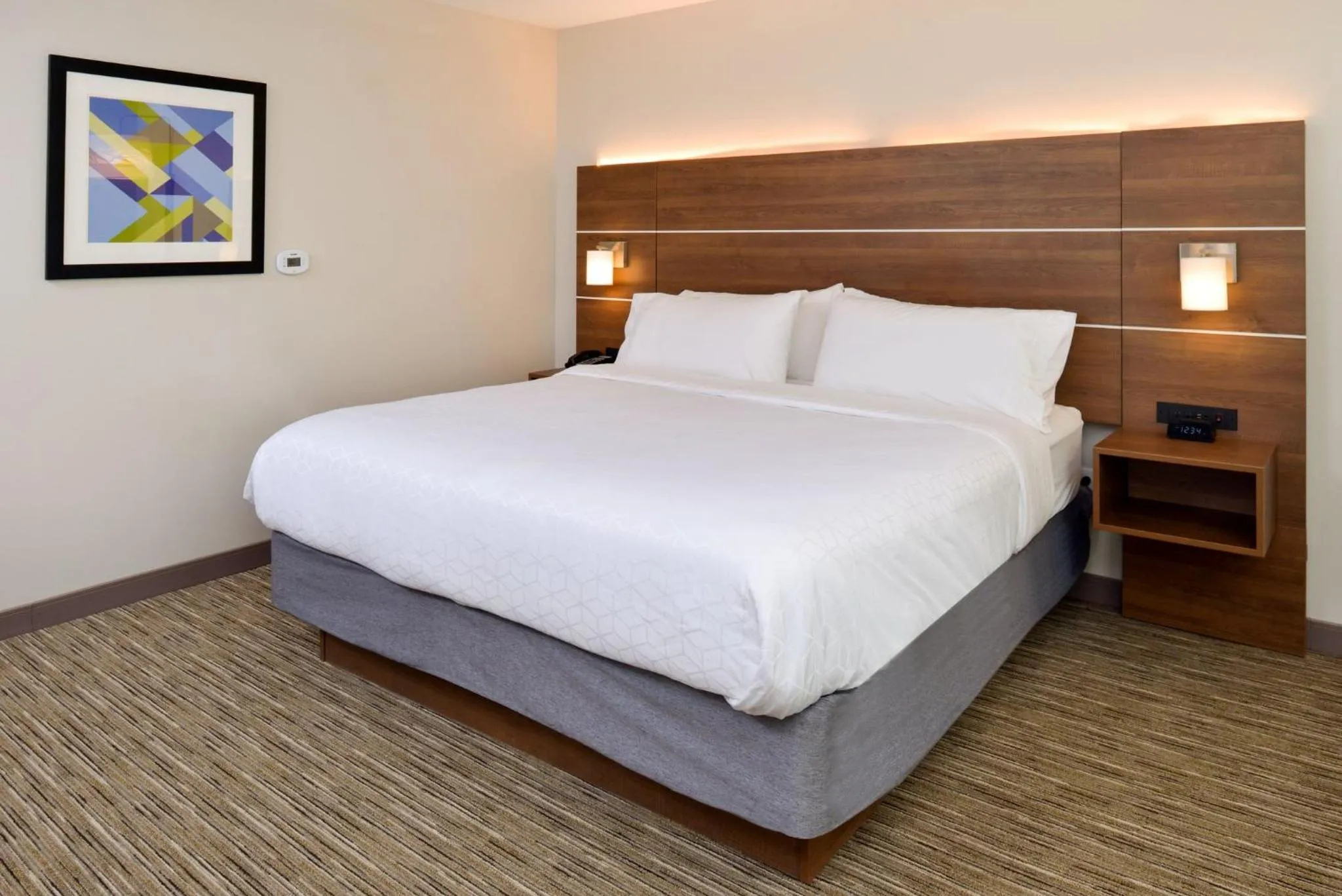 Photo of the whole room, Bed in Holiday Inn Express & Suites - Ottumwa by IHG