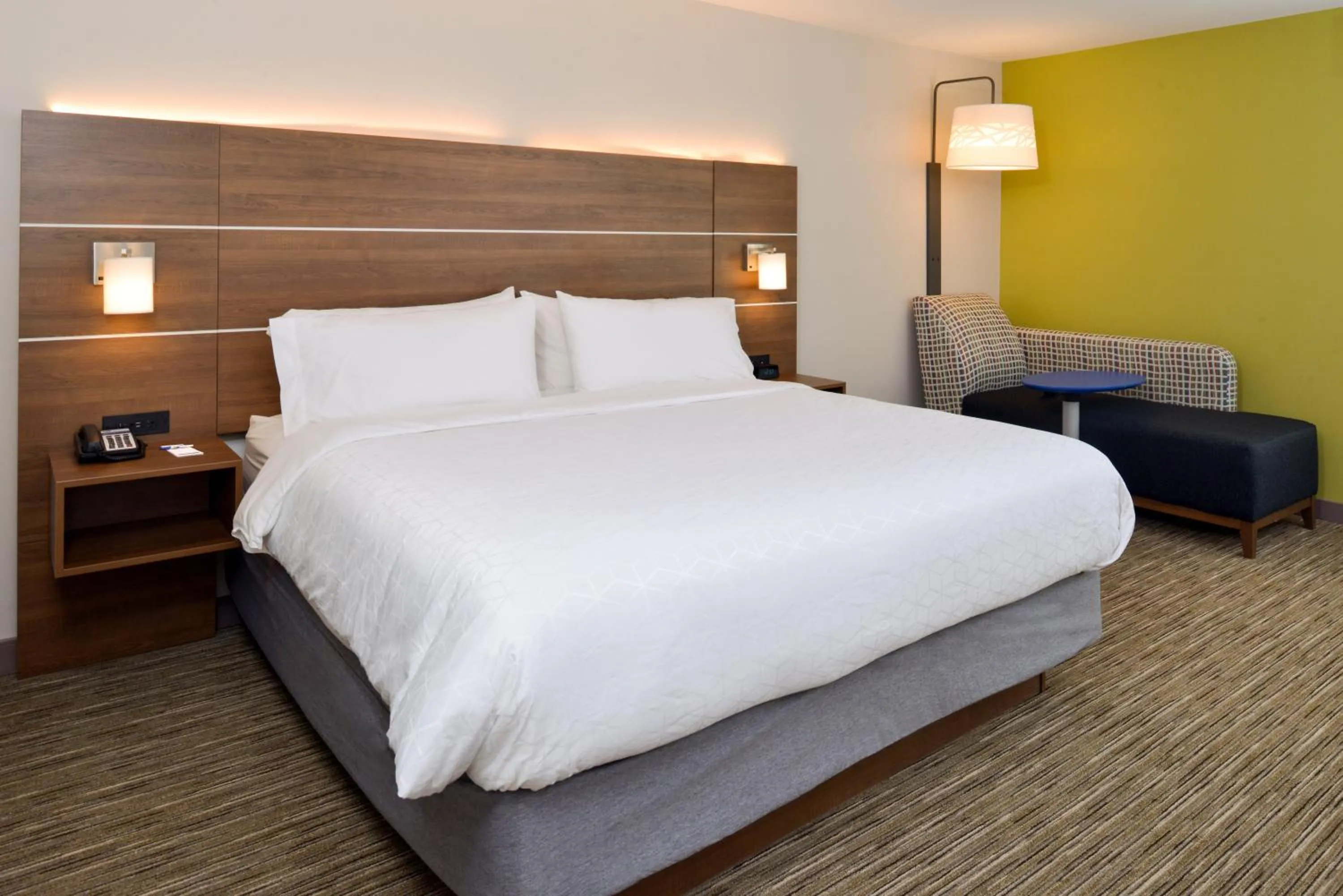 Photo of the whole room, Bed in Holiday Inn Express & Suites - Ottumwa by IHG