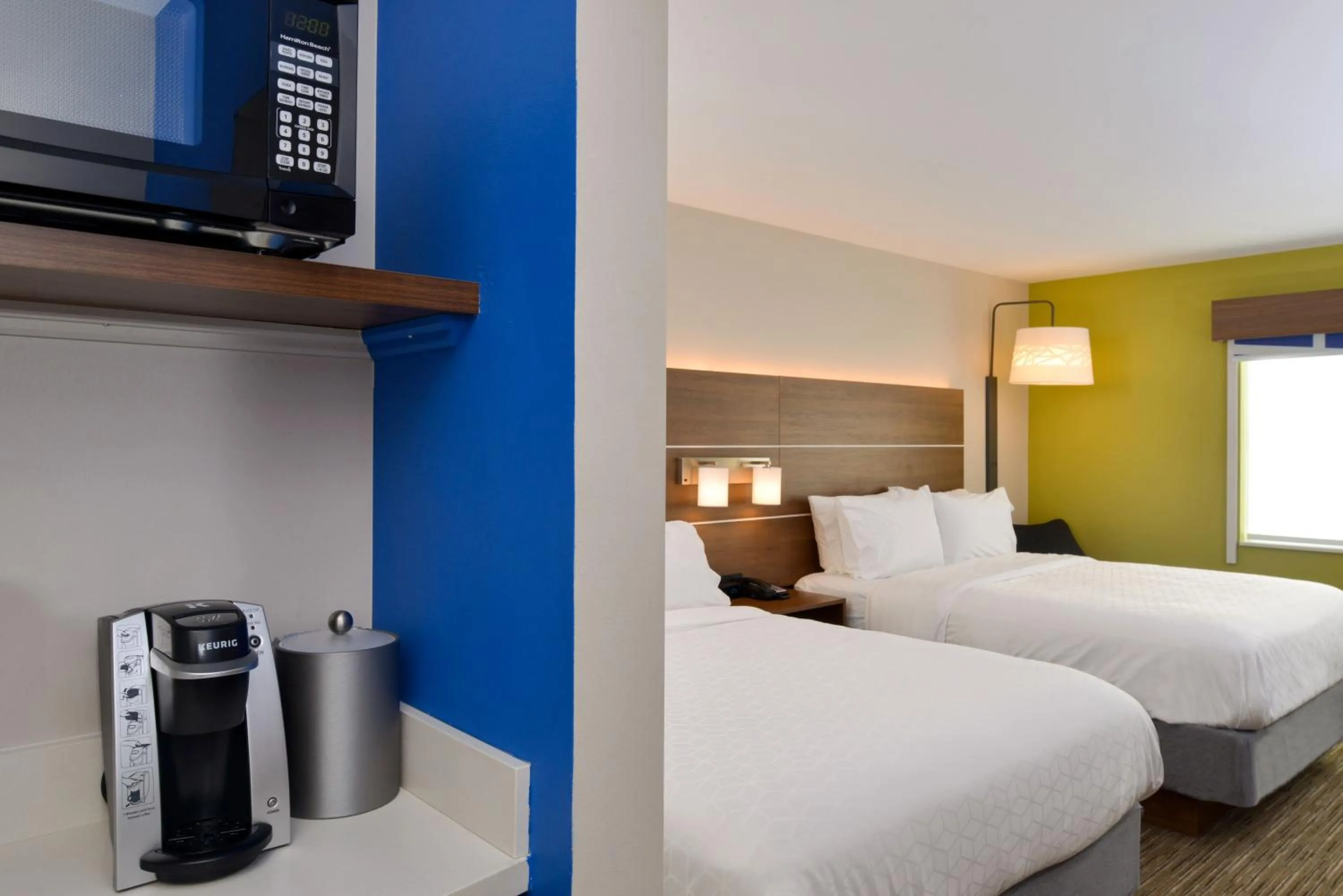 Photo of the whole room, Bed in Holiday Inn Express & Suites - Ottumwa by IHG