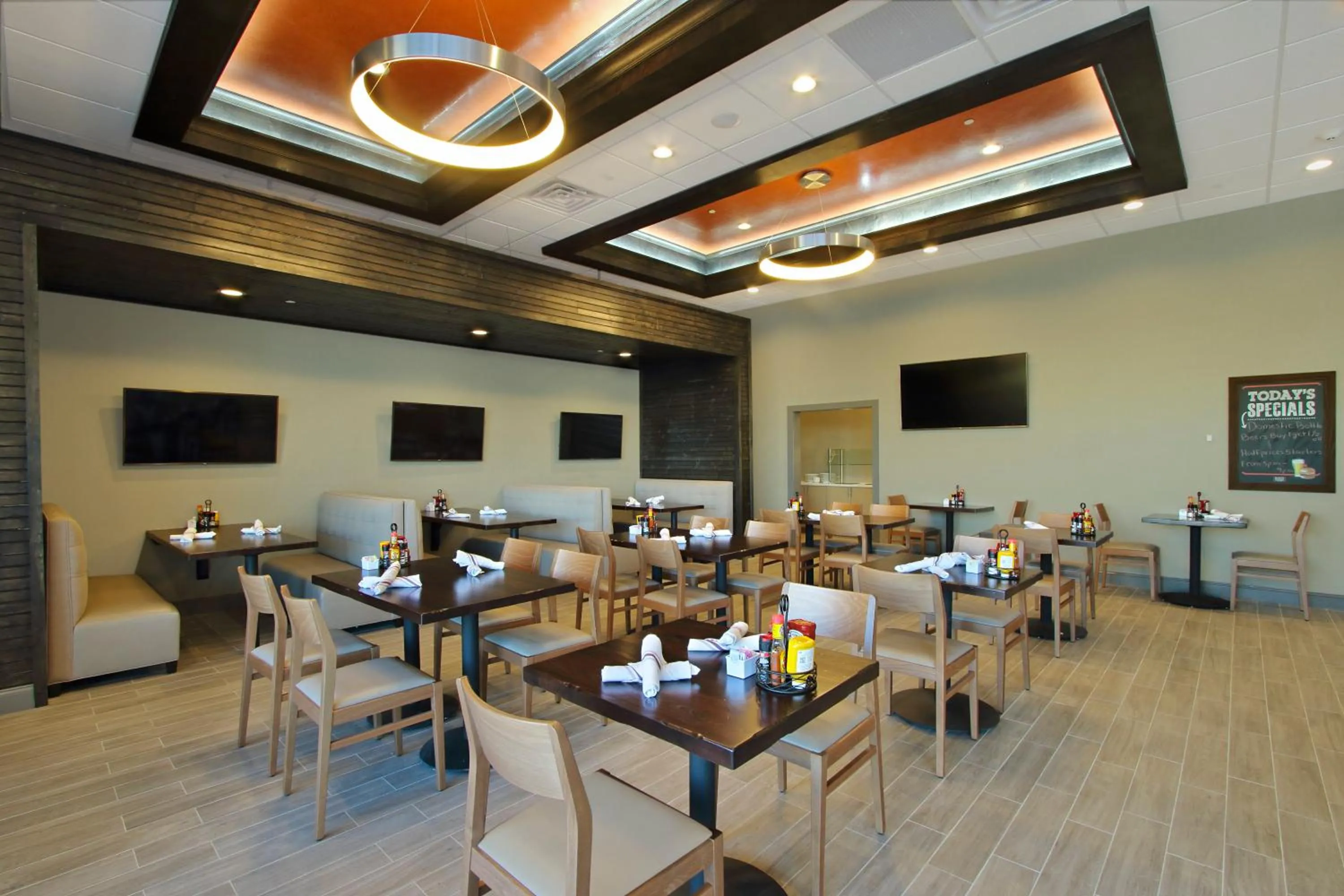 Restaurant/places to eat in Holiday Inn Hattiesburg - North by IHG