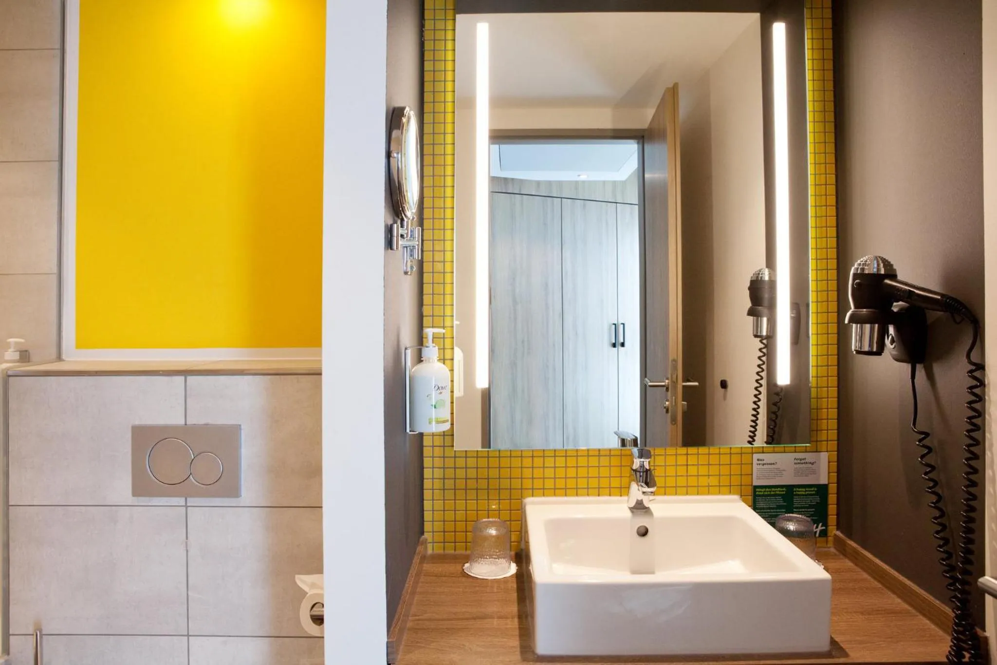 Shower in Holiday Inn - Hamburg - HafenCity by IHG