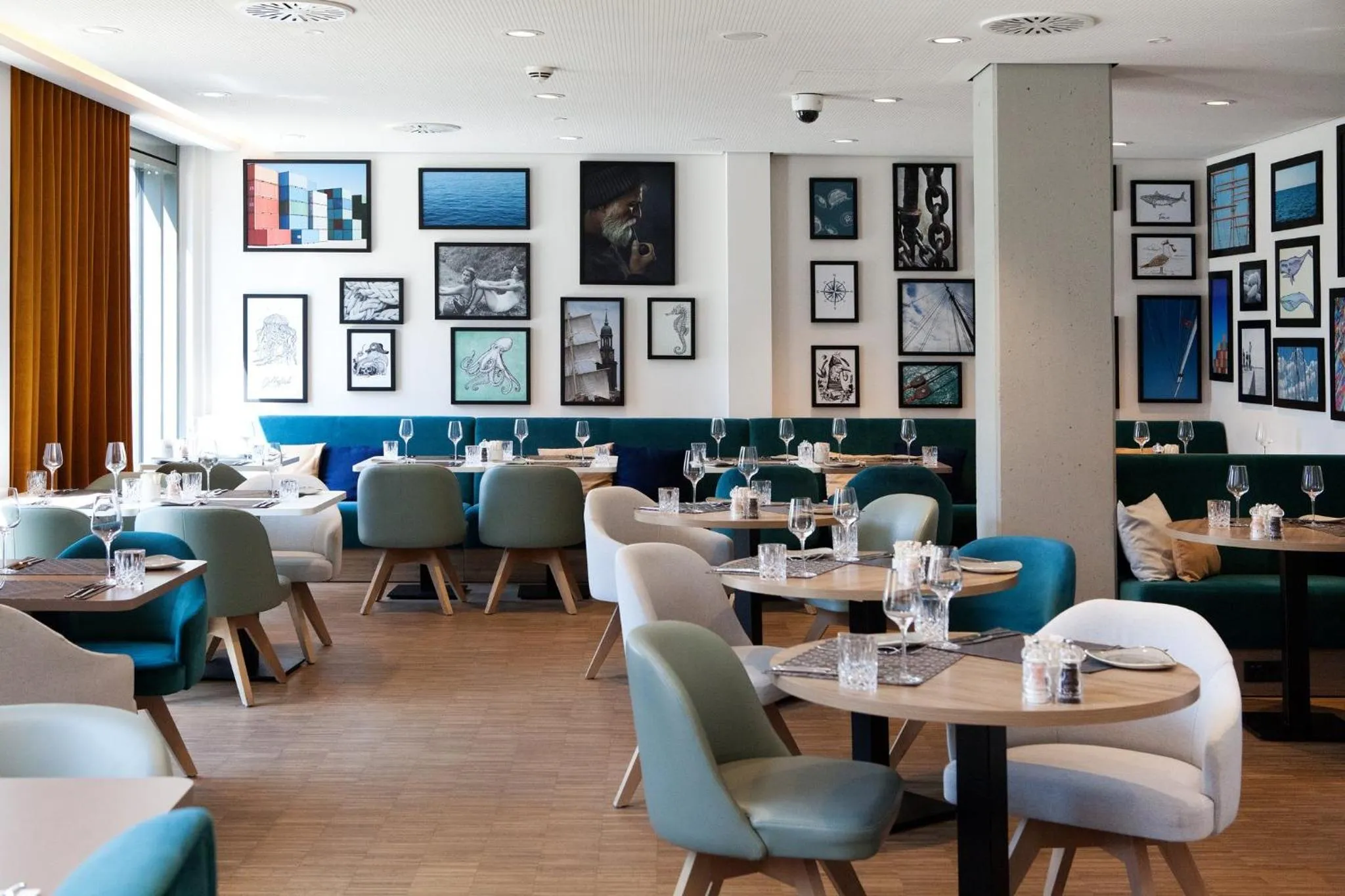 Restaurant/places to eat in Holiday Inn - Hamburg - HafenCity by IHG