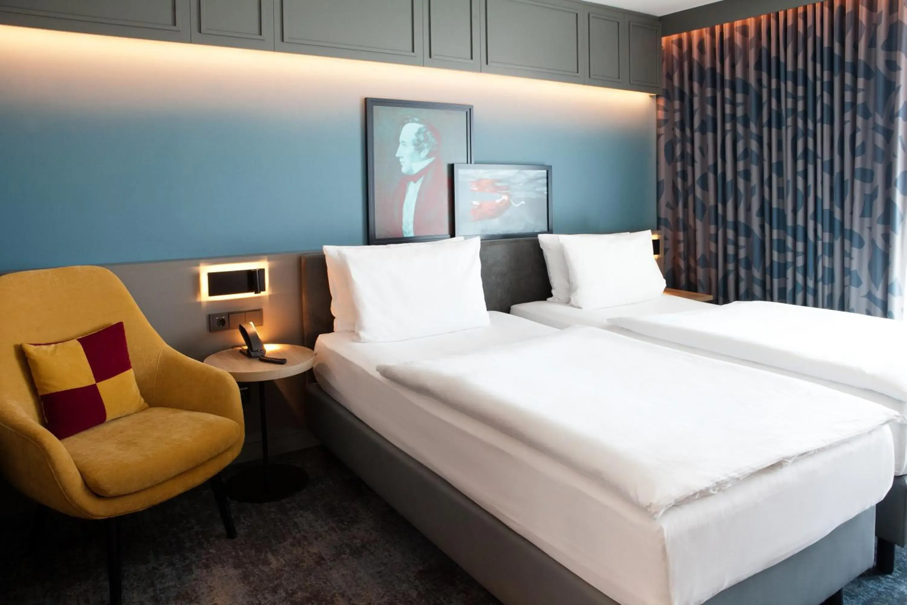 Photo of the whole room, Bed in Holiday Inn - Hamburg - HafenCity by IHG Photo of the whole room, Bed in Holiday Inn - Hamburg - HafenCity by IHG