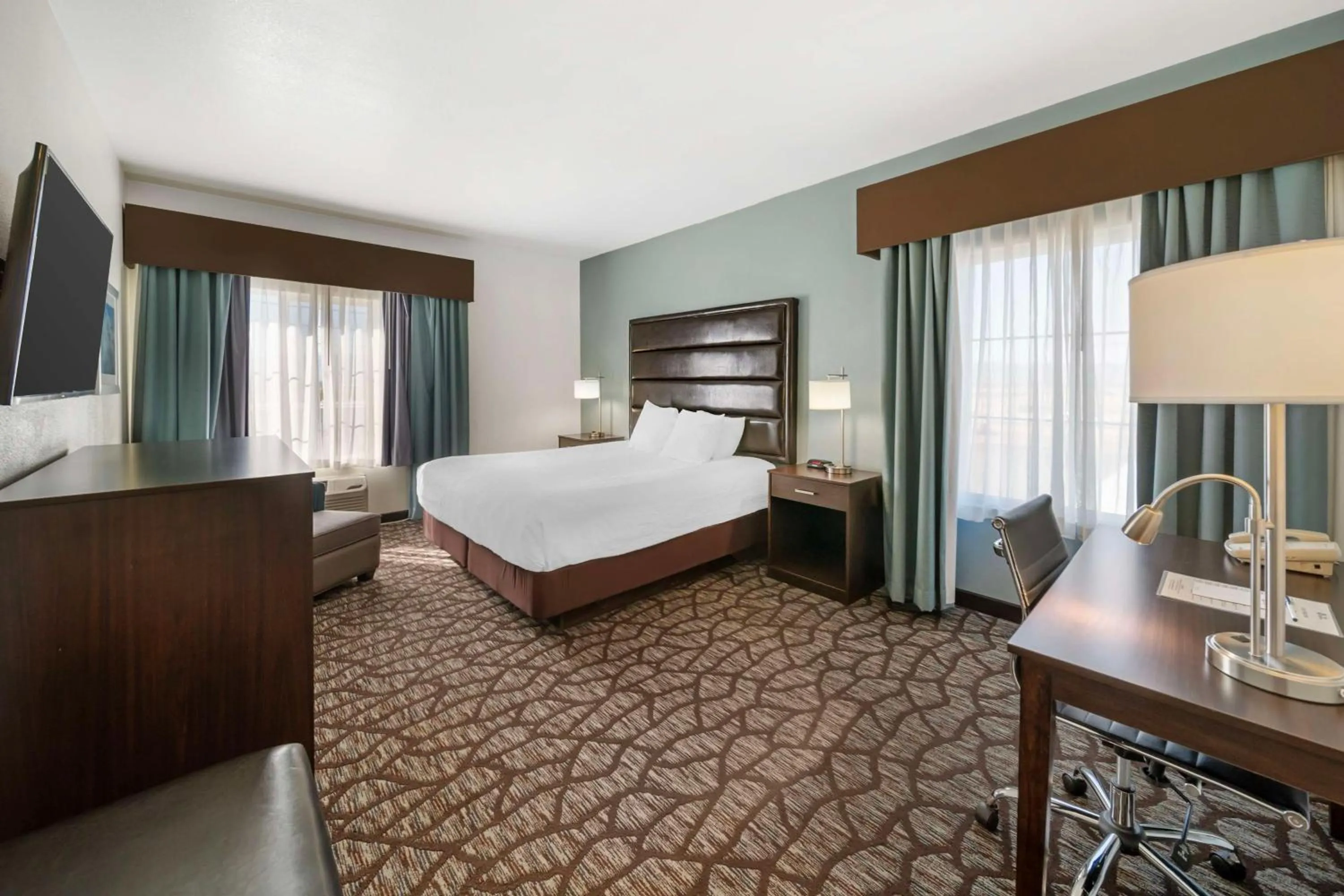 Bedroom, Bed in Best Western Crater Lake Highway White City/Medford